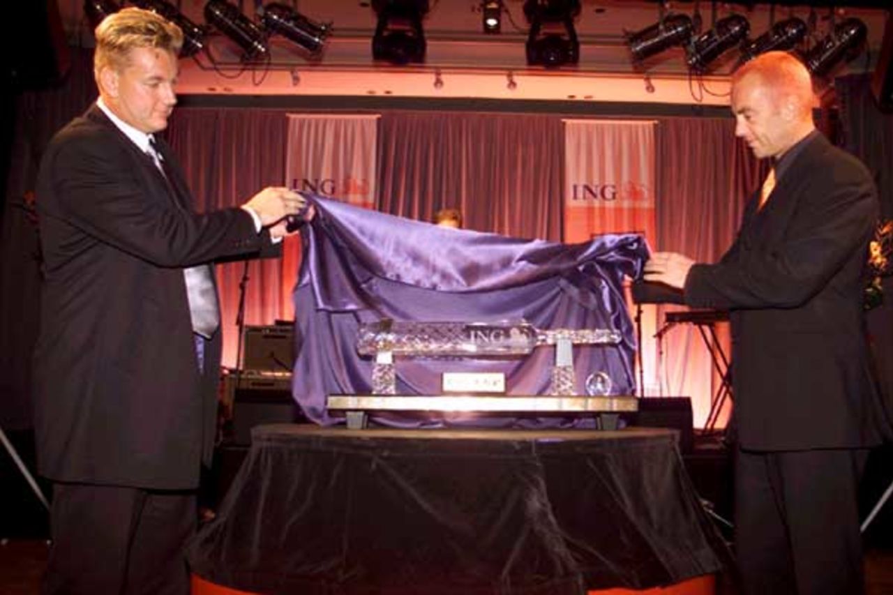 04 Oct 2001: 2000/01 NSW winning captain Shane Lee (left) and Colin Miller unveil the new ING Cup trophy at the ING Cup 10th Anniversary Dinner Dance held at the Hotel Inter-Continental in Sydney, Australia.