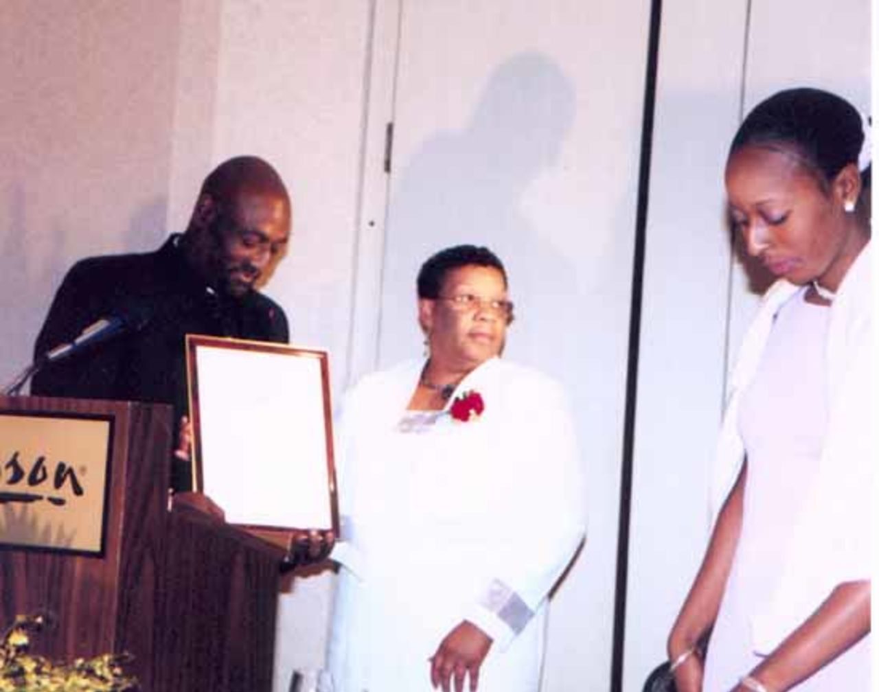 Sir Vivian Richards, President Shirley Matthews and daughter Matara Richards at the ceremony,  October 2001