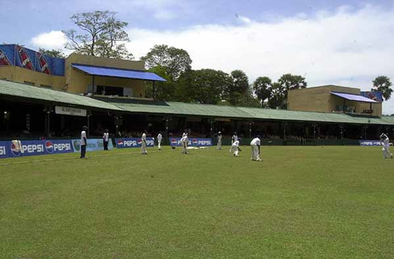 1st Test: Australia v Pakistan. 3-7 Oct 2002