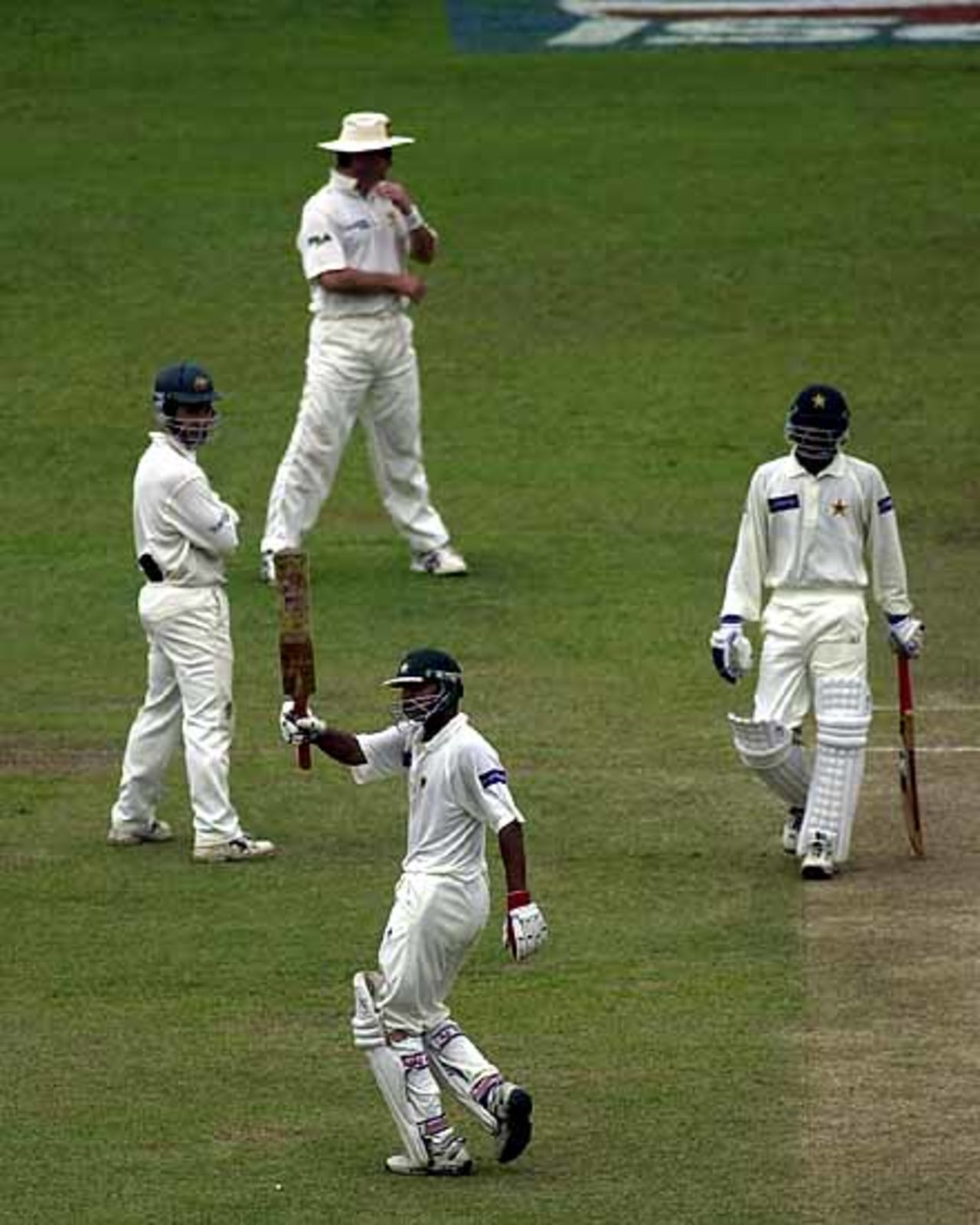 1st Test: Australia v Pakistan. 3-7 Oct 2002