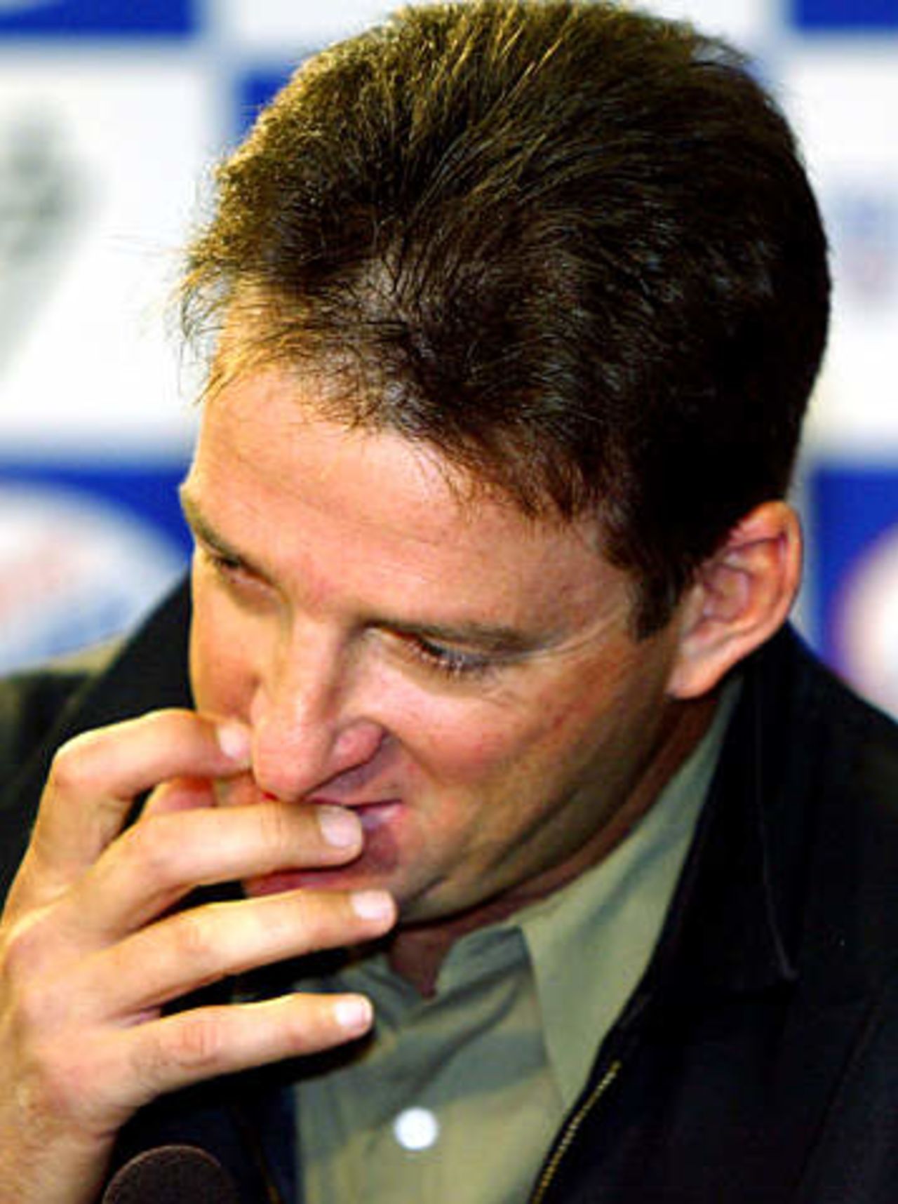 Mark Waugh announces his retirement from Test cricket