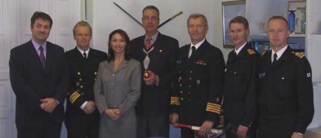 From left: Andrew Armitage, Lt. Commander, Juha Harjunpää, Diana Venter, Captain(N) Kai Varsio, Captain(N) Risto Rasku, Commander Jukka Viitanen, Lt. Commander Kai Suvanto.
