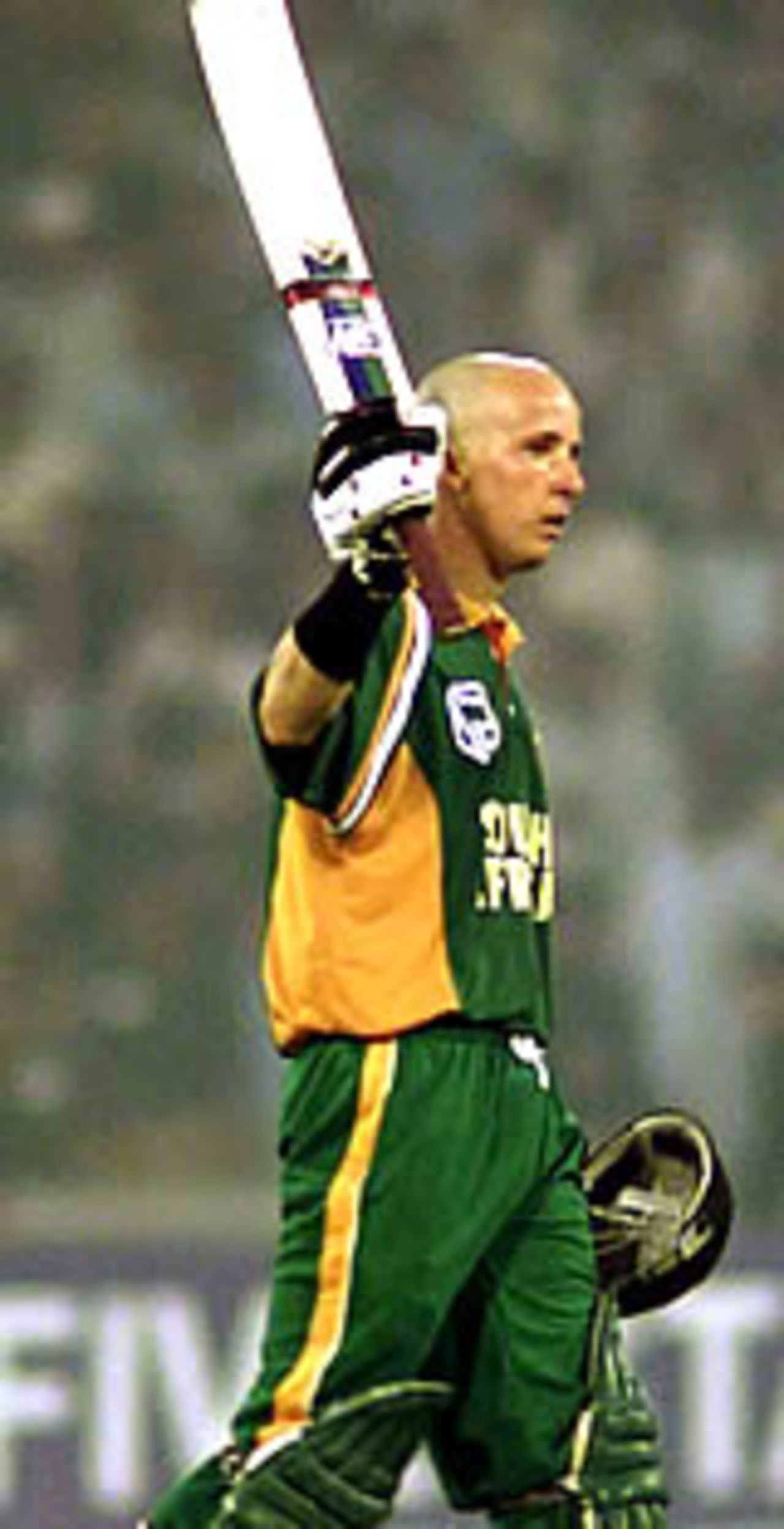 Boeta Dippenaar acknowledges the crowd after his century, Lahore, Ist ODI, Pakistan v South Africa, 3 October 2003