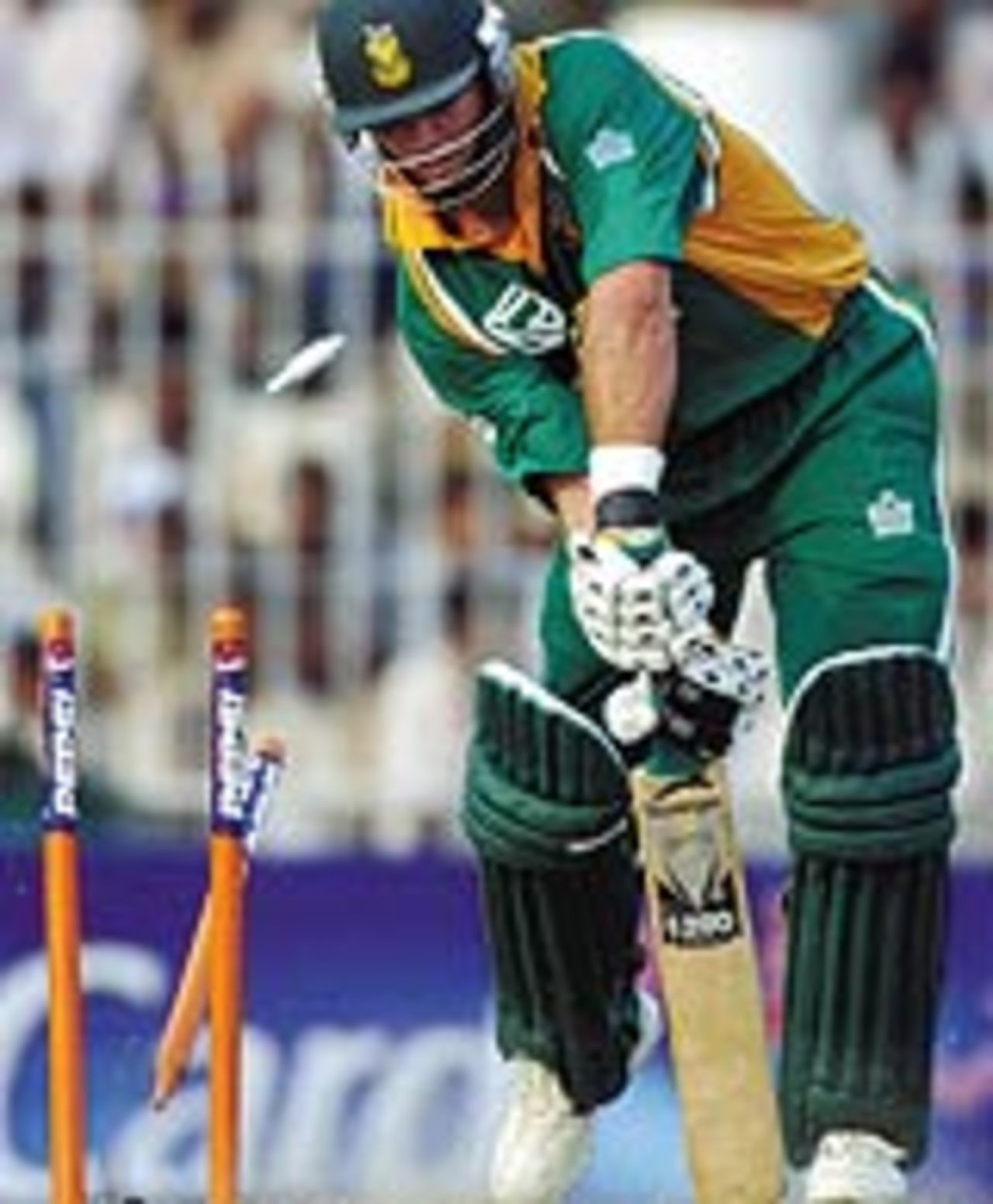 Jacques Kallis bowled by a superb yorker from Shoaib Akhtar, Pakistan v South Africa, 3rd ODI, Faisalabad, October 7, 2003