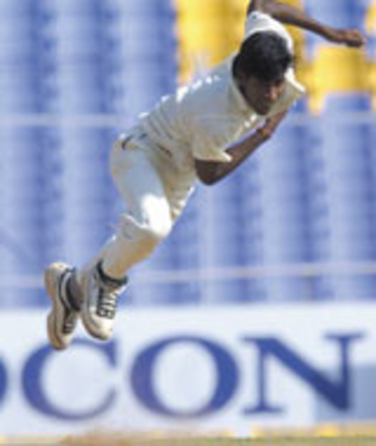 L Balaji in action in his debut Test, India v New Zealand, 1st Test, Ahmedabad, 2nd Day, October 10, 2003
