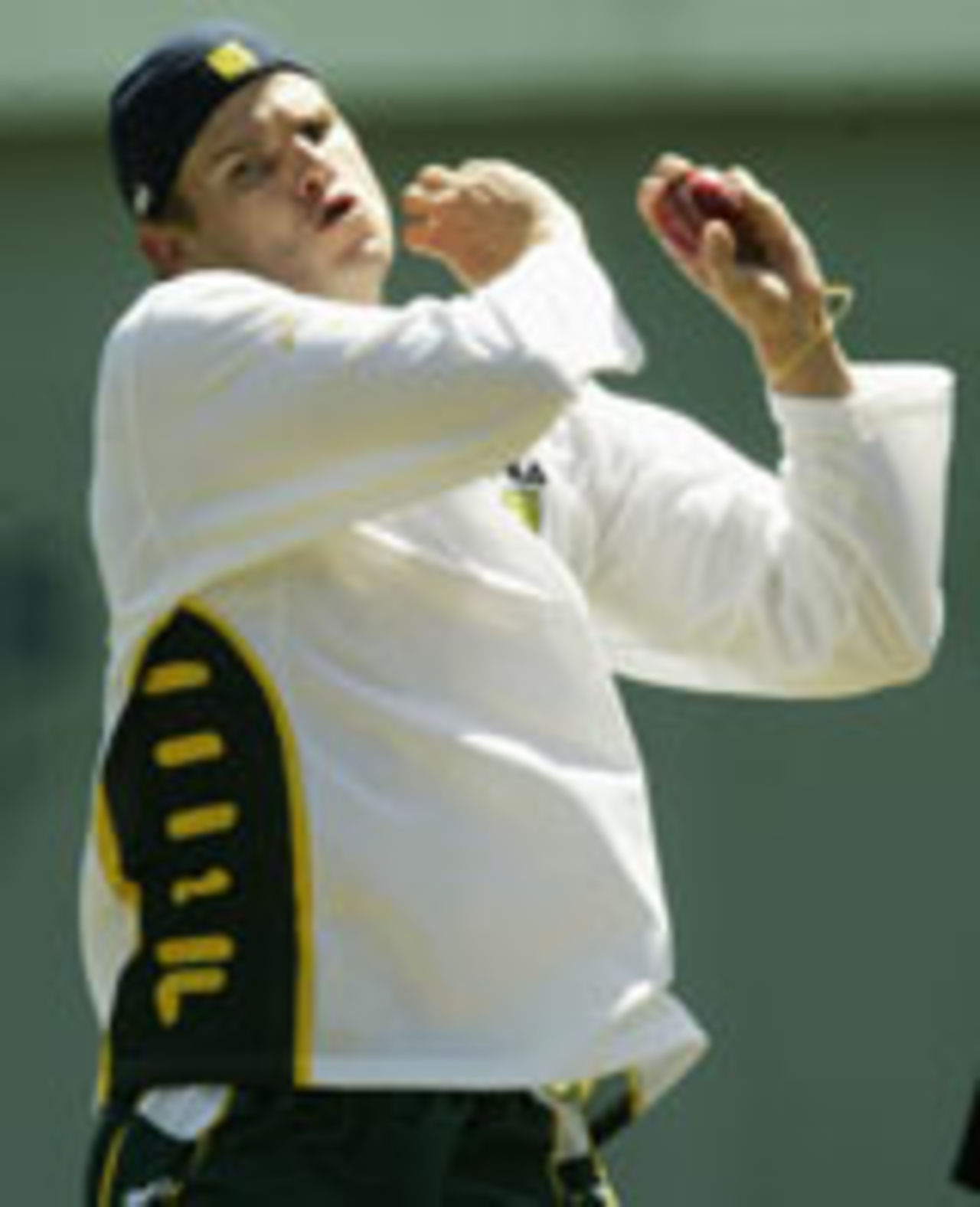 Nathan Bracken practising in the nets ahead of 2nd Test v Zimbabwe, October 15, 2003