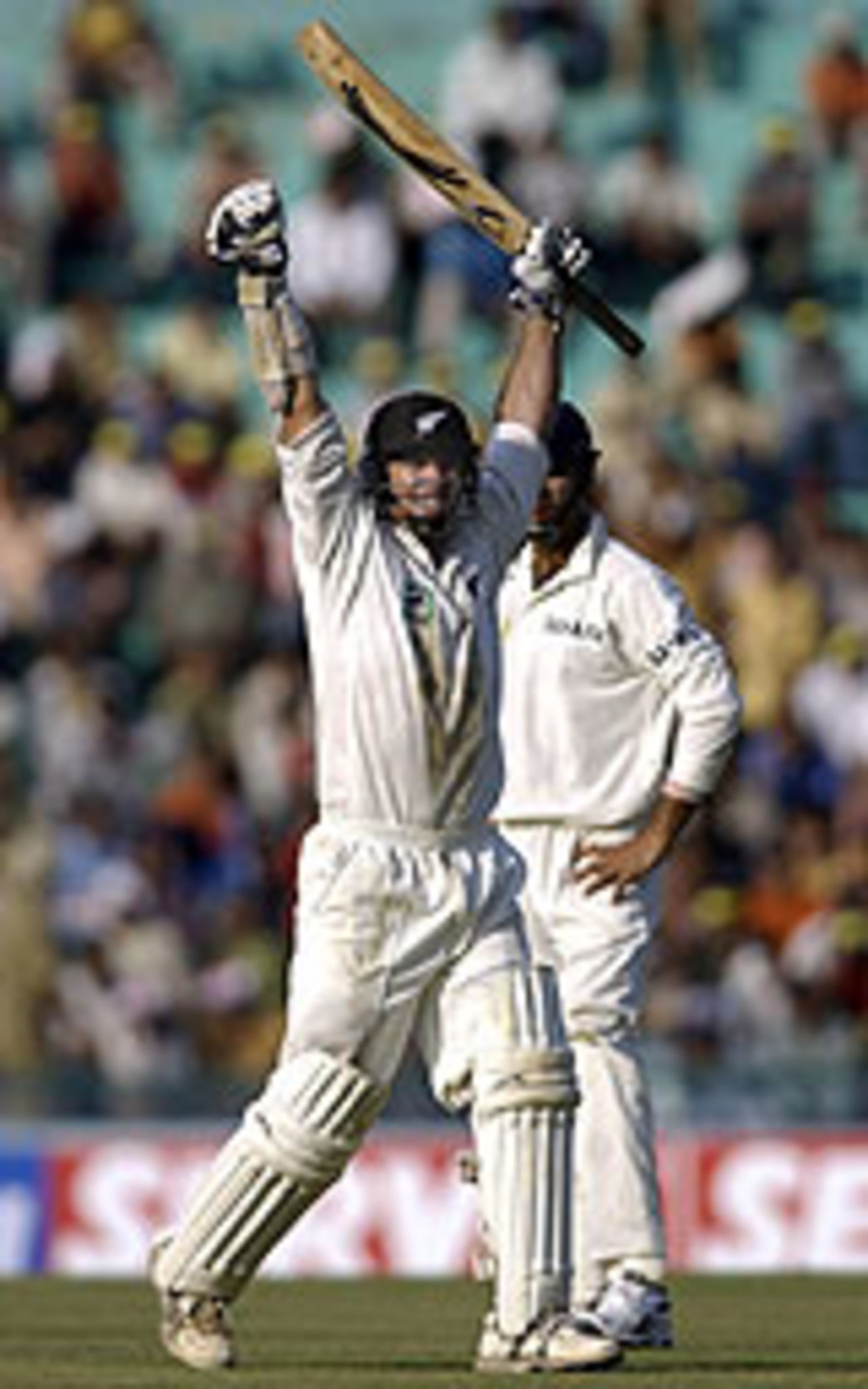 Nothing could cramp Mark Richardson's progress to a century, India v New Zealand, 2nd Test, October 16, 2003