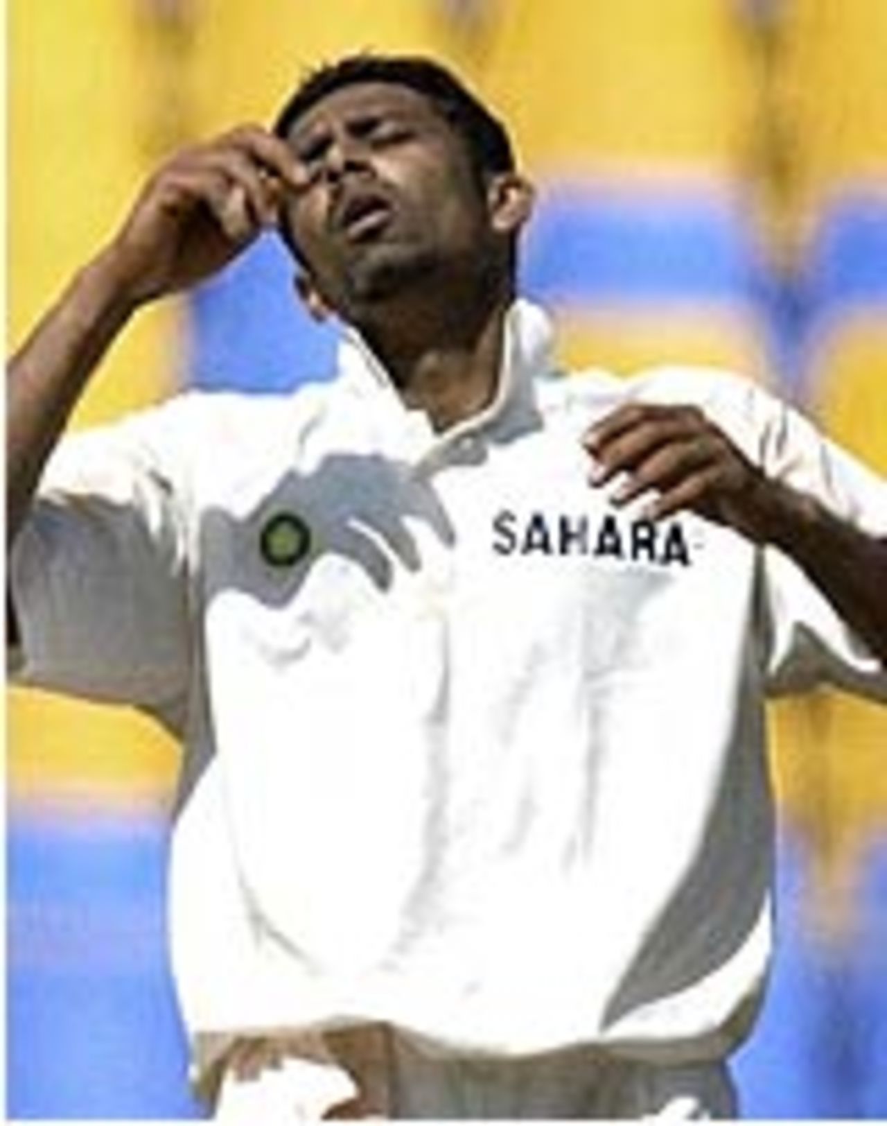 Anil Kumble shows his frustration, India v New Zealand 1st Test, Motera, October 12 2003