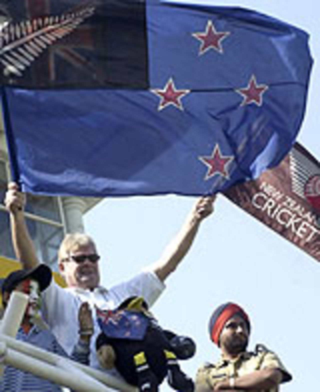 NZ fans cheer their team, India v New Zealand, 5th Day, 2nd Test, Mohali, October 20, 2003