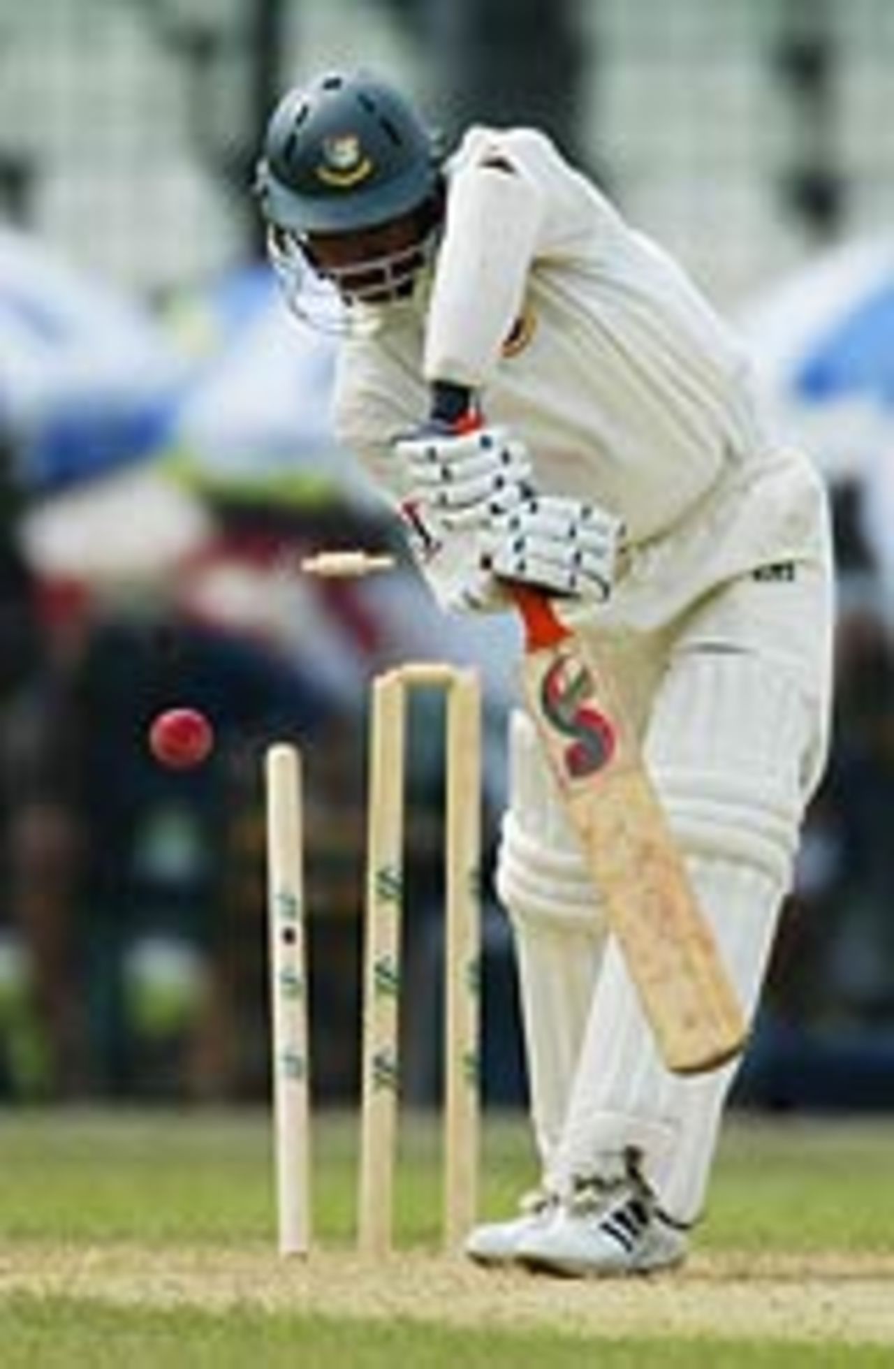 Hannan Sarkar bowled by Matthew Hoggard, Bangladesh v England, 1st Test, Dhaka, October 22, 2003