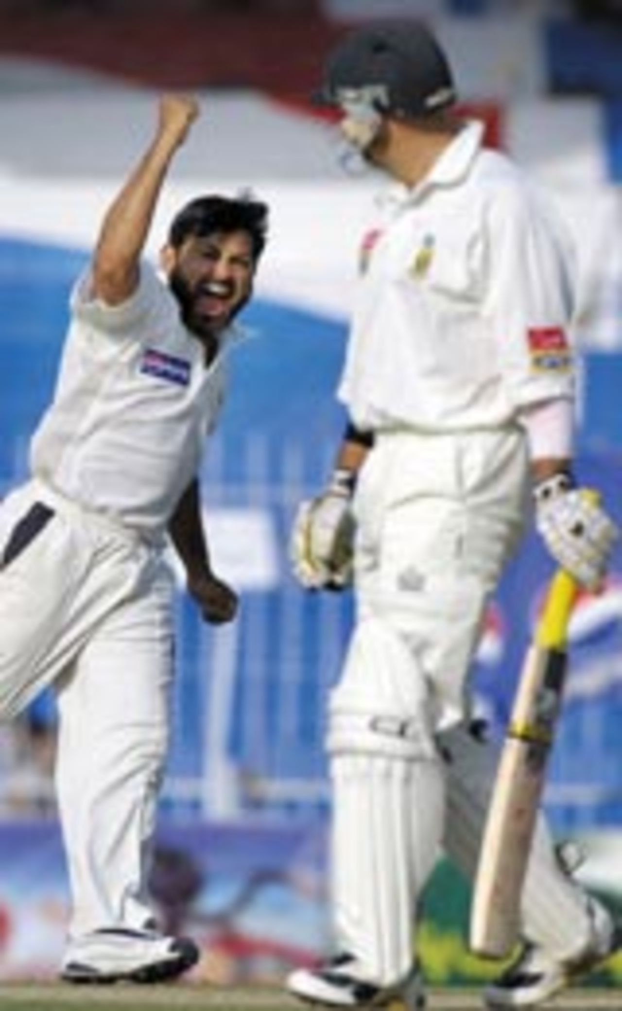 Mushtaq Ahmed celebrates Herschelle Gibbs's wicket, Pakistan v South Africa, 2nd Test, Faisalabad, 1st day