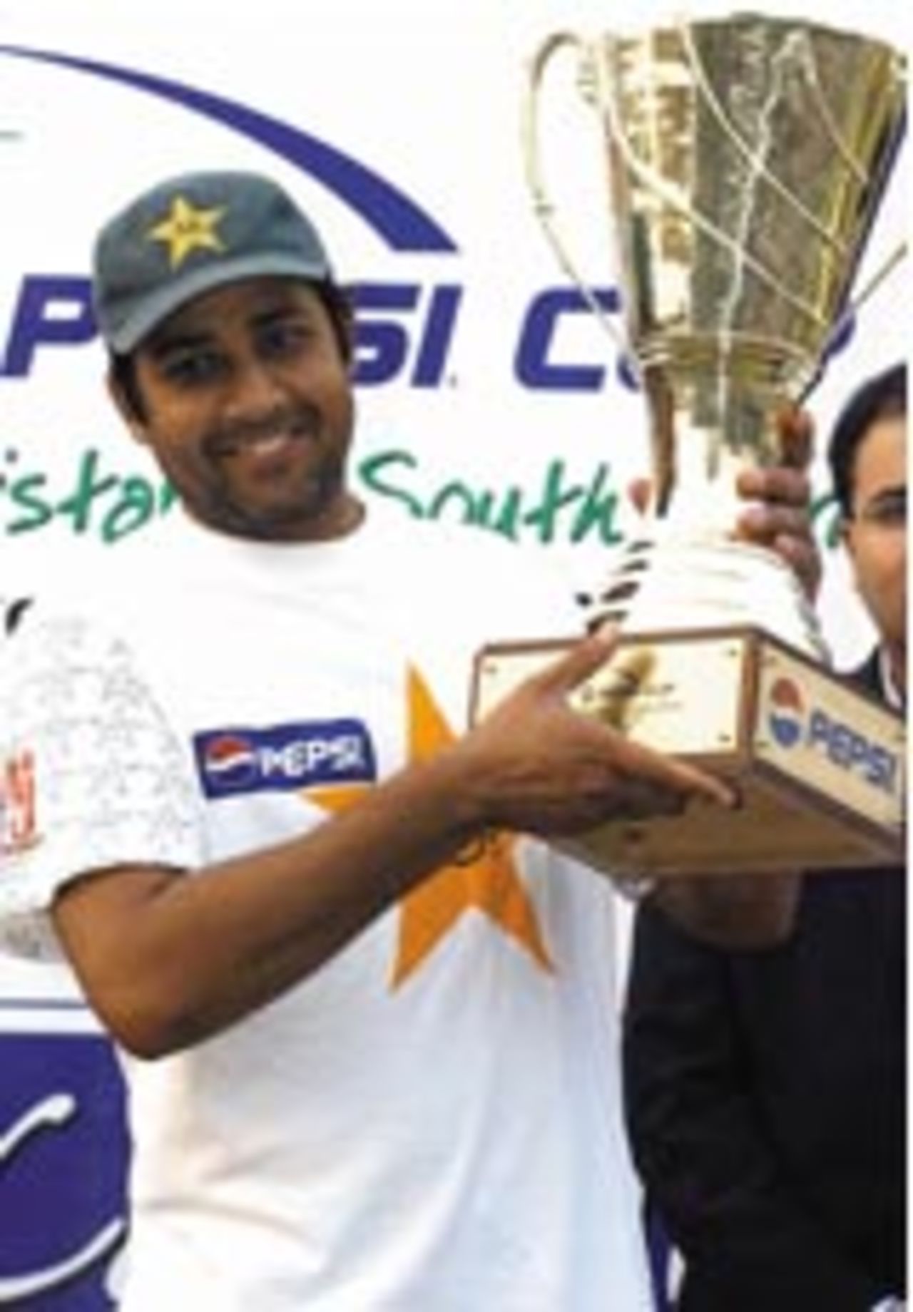 Inzamam-ul-Haq with the trophy after winning the two-Test series against South Africa 1-0, Pakistan v South Africa, 2nd Test, Faisalabad, 5th day, October 28, 2003