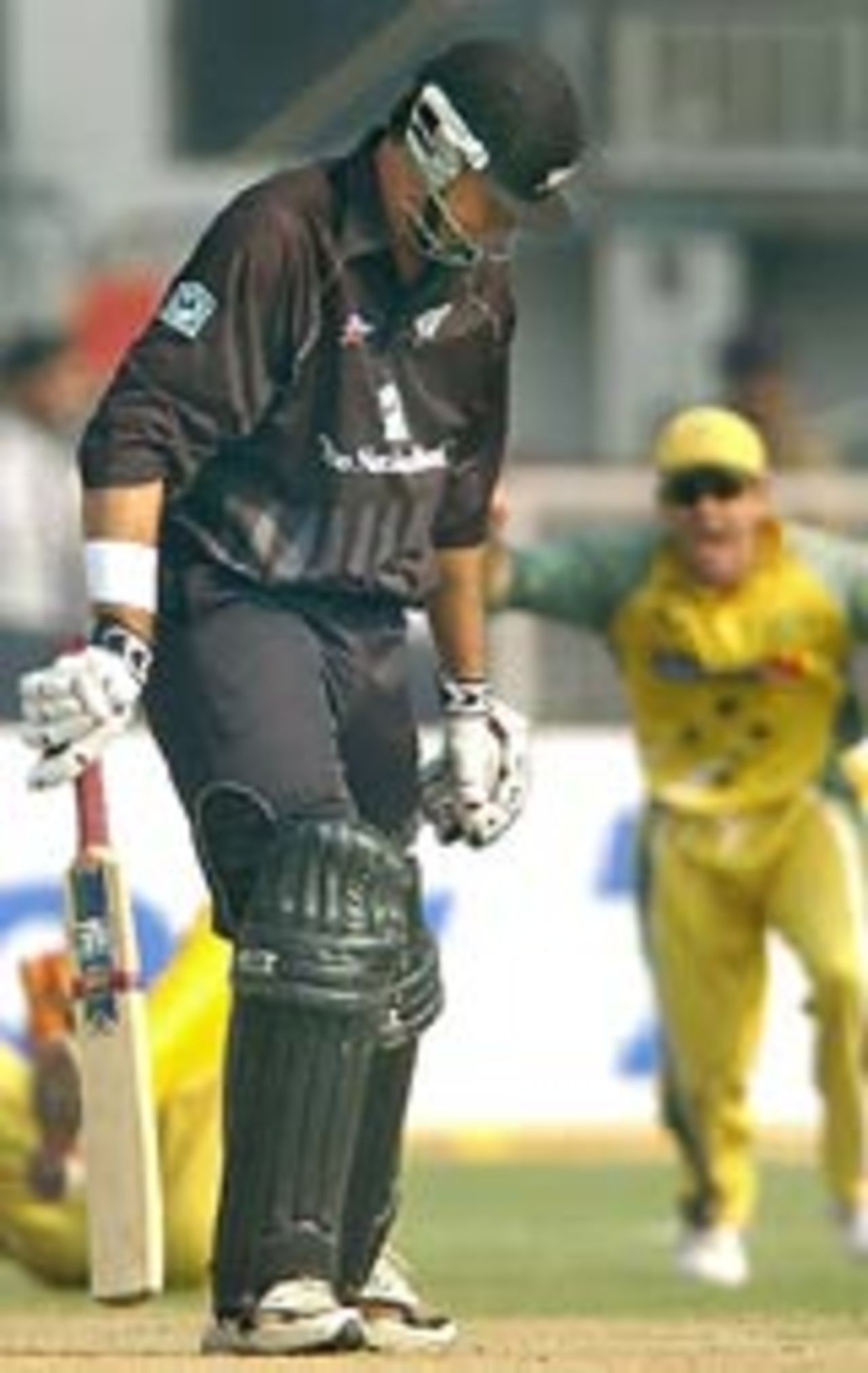 Stephen Fleming nicks Nathan Bracken to Adam Gilchrist, Australia v New Zealand, Faridabad, October 29, 2003