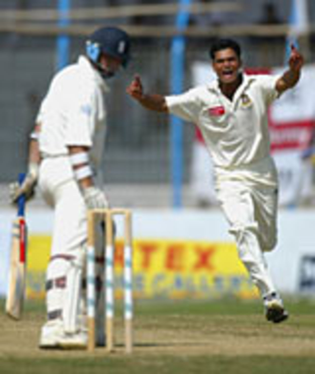 Mashrafe Mortaza celebrates the wicket of Nasser Hussain, Bangladesh v England, 2nd Test, Chittagong, October 30, 2003