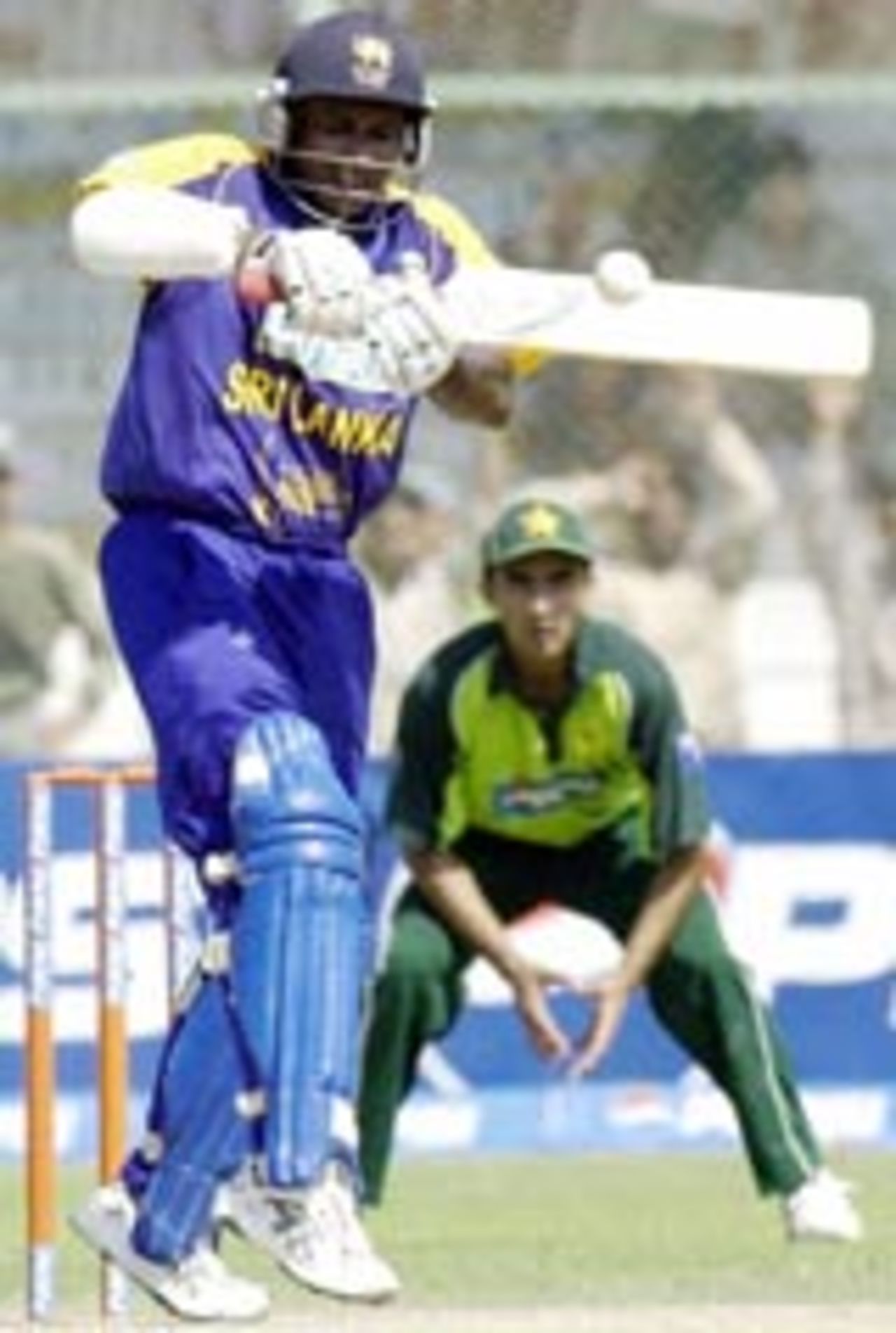 Sanath Jayasuriya plays the pull shot, Pakistan v Sri Lanka, Karachi, October 6, 2004