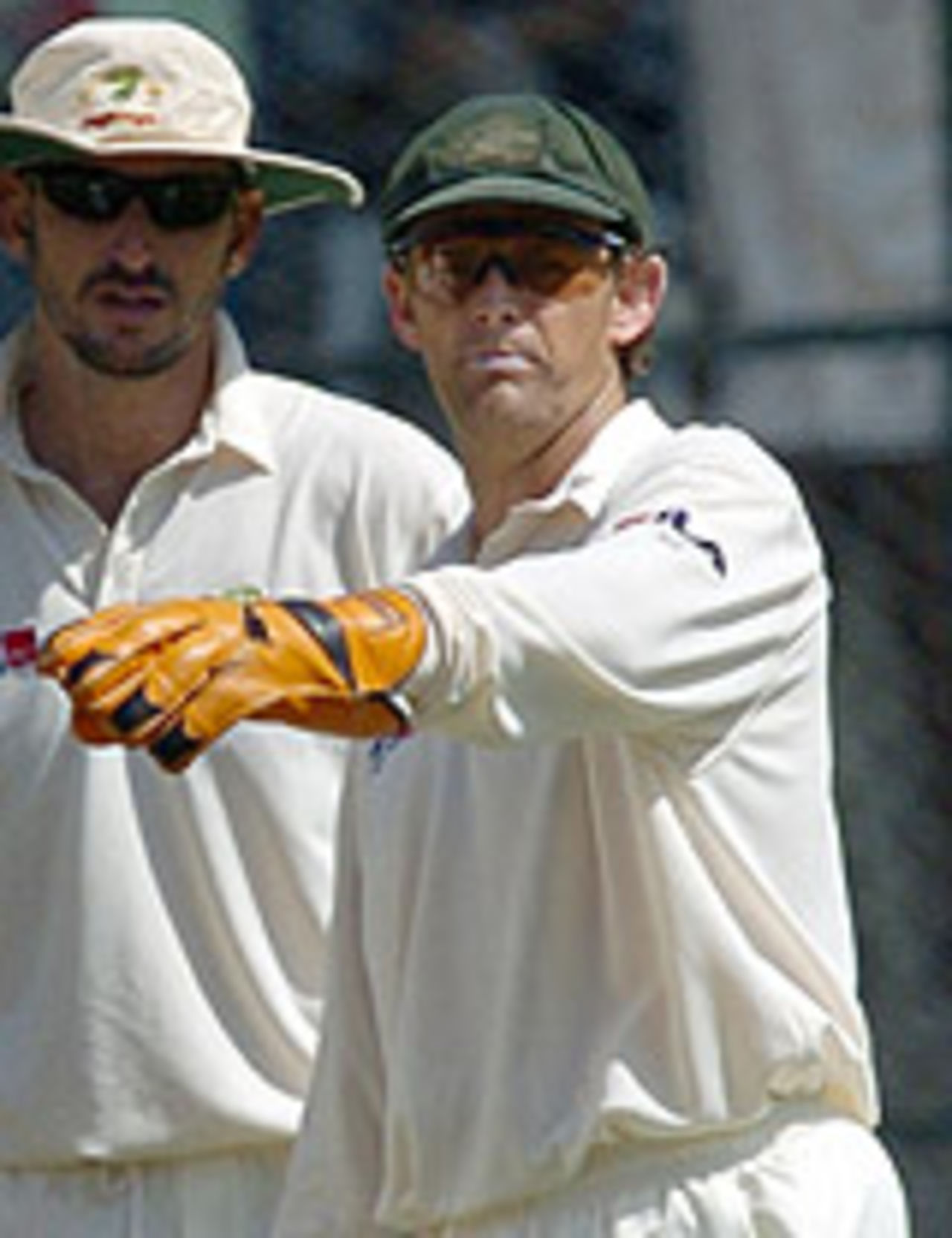 Adam Gilchrist marshalls his resources in Ricky Ponting's absence from the side, India v Australia, 1st Test, Bangalore, 3rd day, October 8, 2004