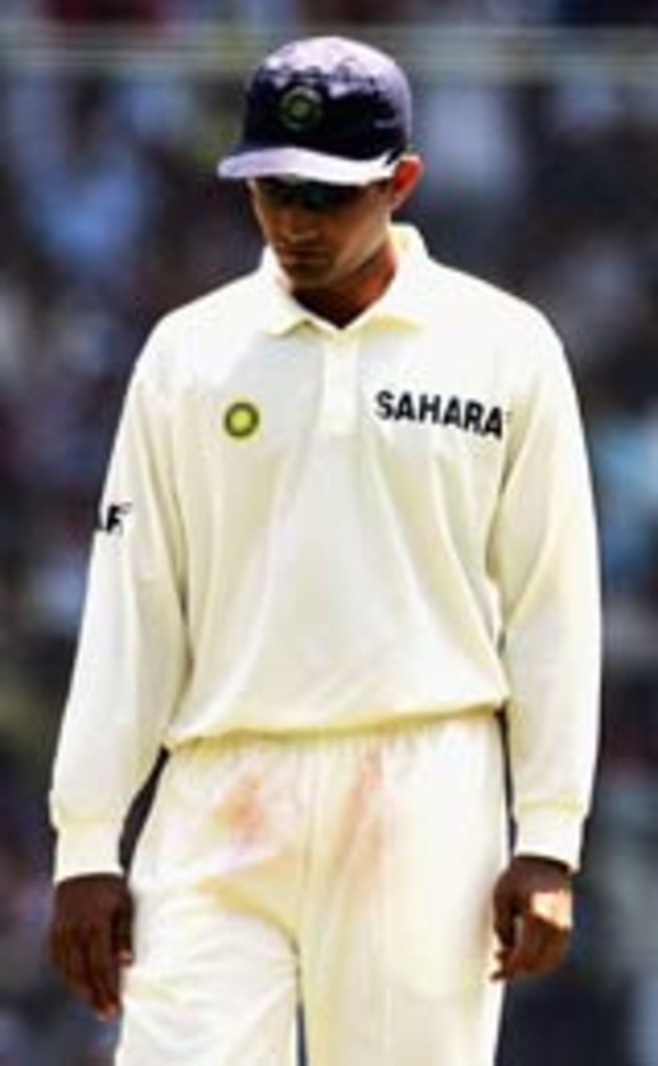 Sourav Ganguly feels the pressure, India v Australia, 1st Test, Bangalore, 3rd day, October 8, 2004