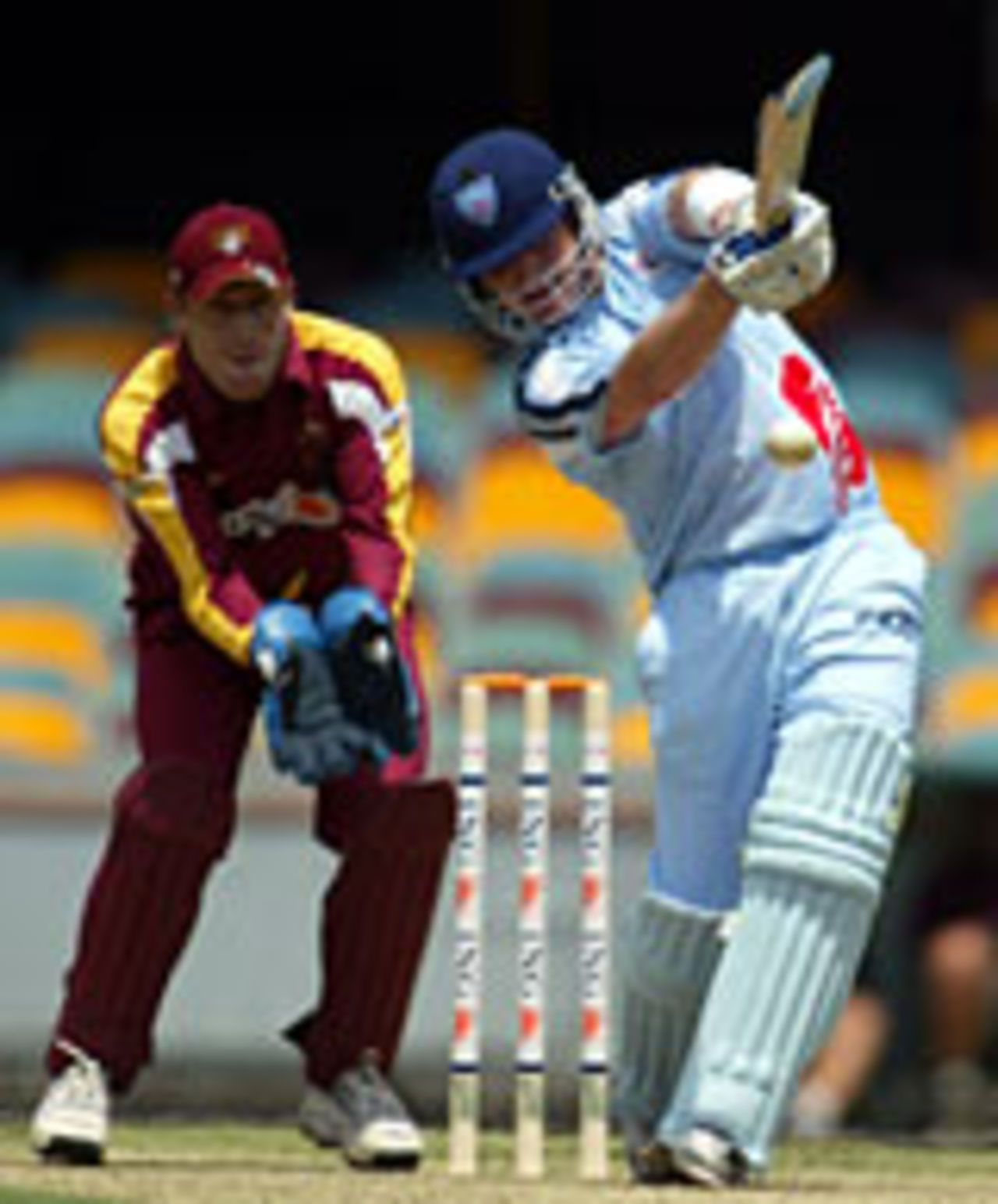 Brad Haddin attacks on his way to 88, Queensland v NSW, Brisbane, ING Cup, October 10, 2004