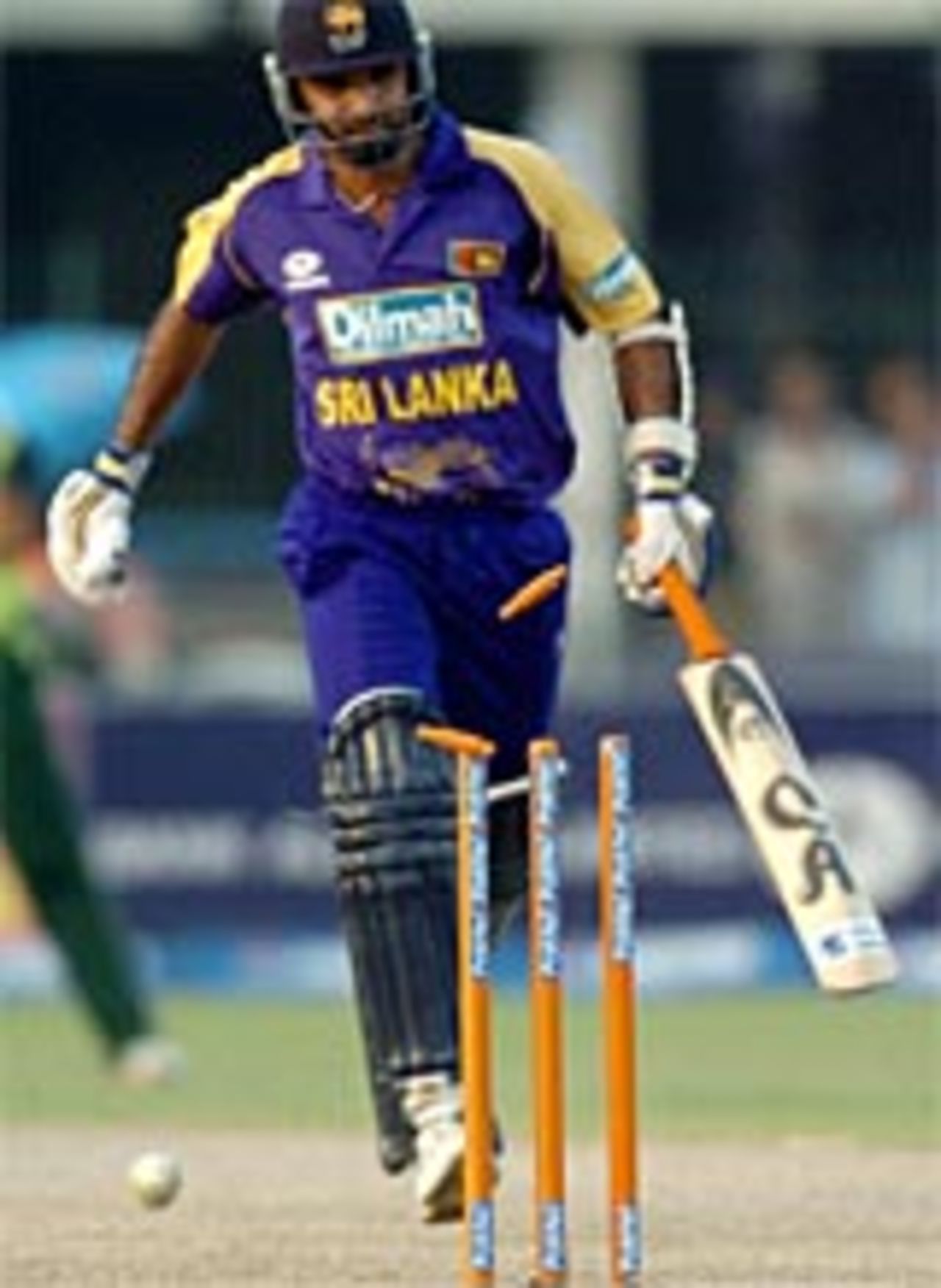 Marvan Atapattu is run out for 111 against Pakistan in the Paktel Cup, October 2004