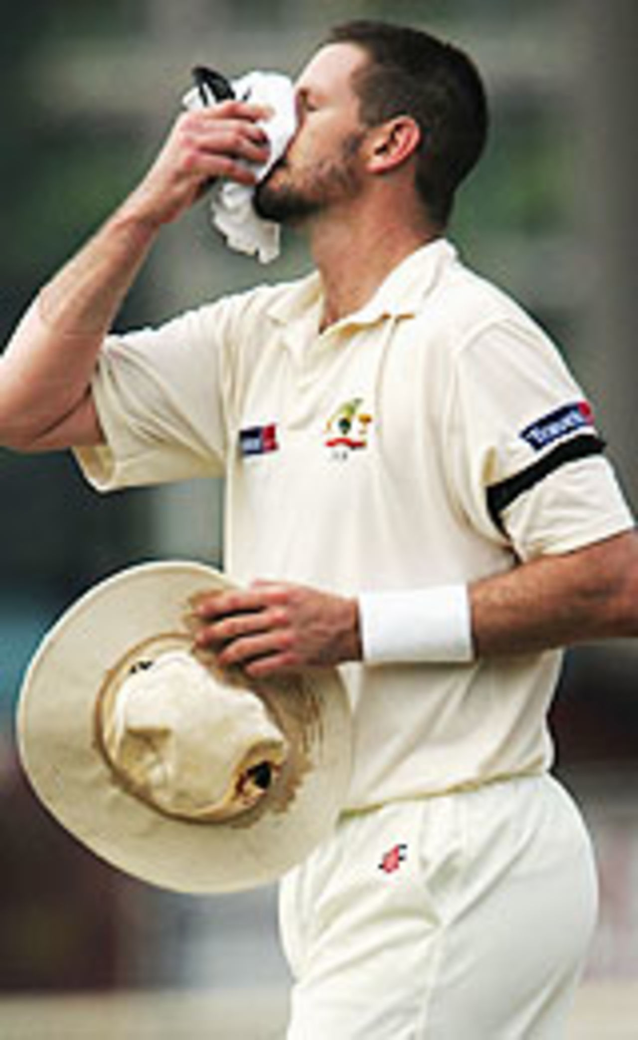 Michael Kasprowicz feels the heat, India v Australia, 2nd Test, Chennai, October 15, 2004