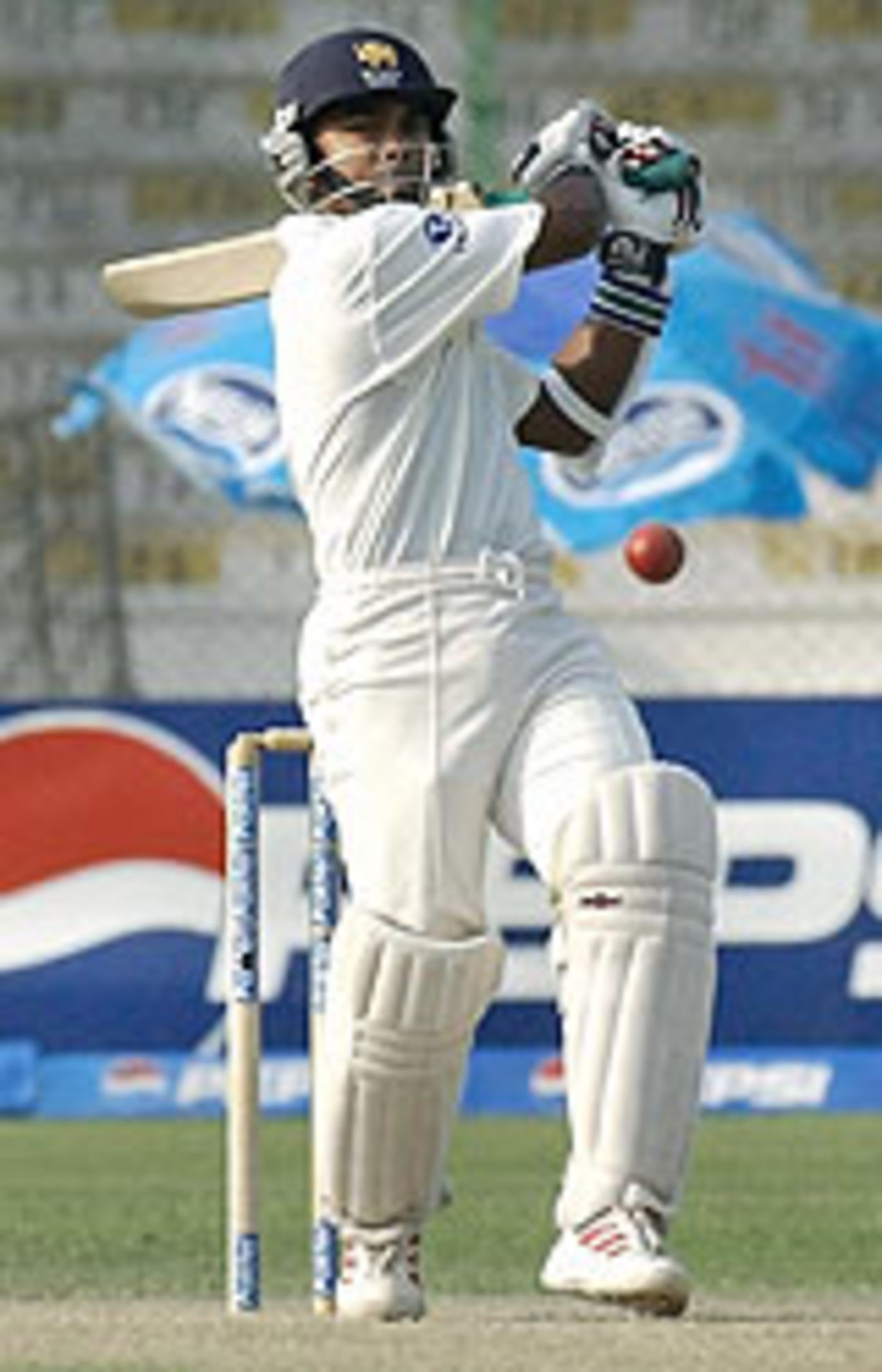 Romesh Kaluwitharana hits out, Pakistan v Sri Lanka, 2nd Test, Karachi, 1st day, October 28, 2004