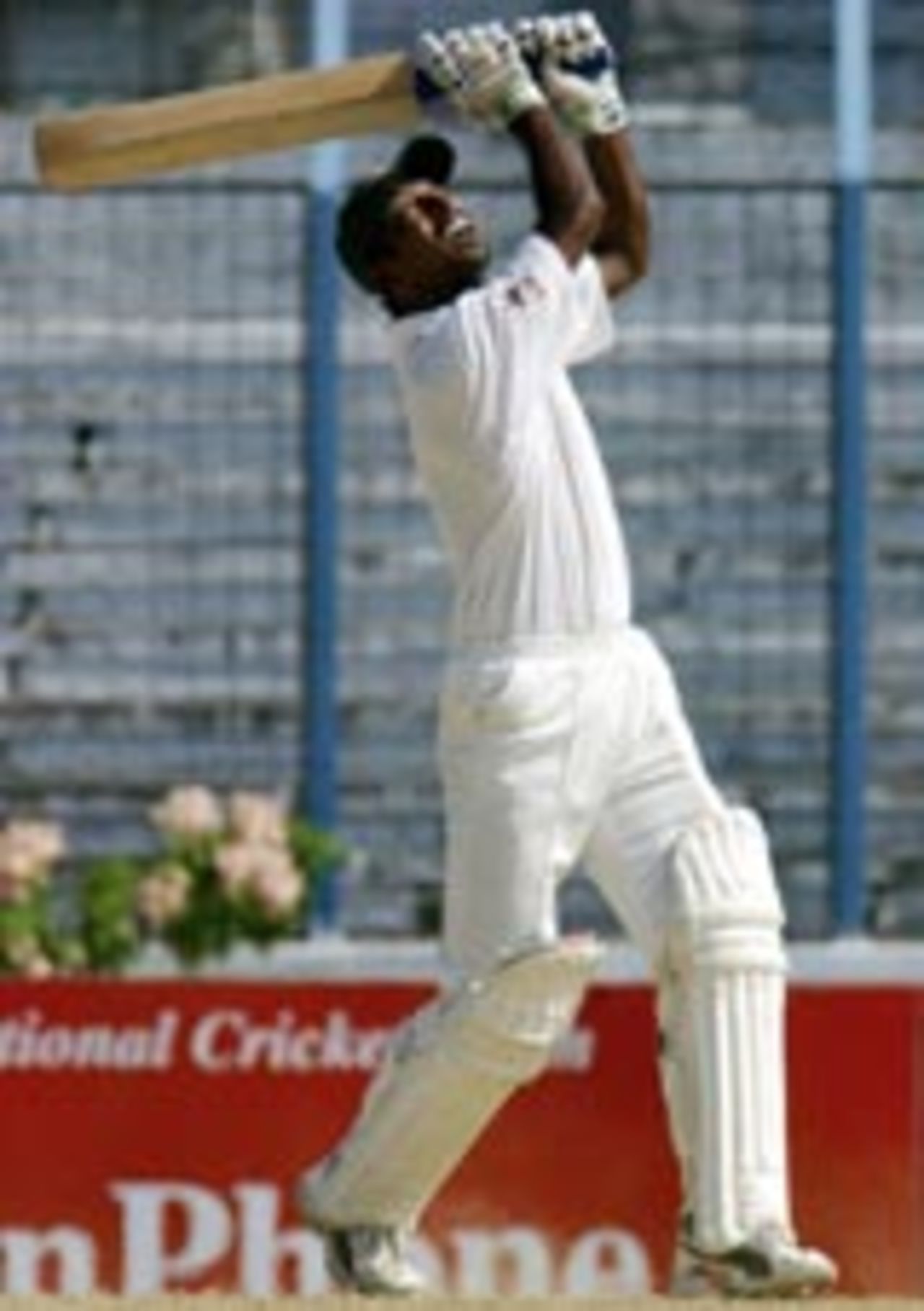 Tapash Baisya hits out on the way to 66, Bangladesh v New Zealand, 2nd Test, 4th day, Chittagong, October 29, 2004