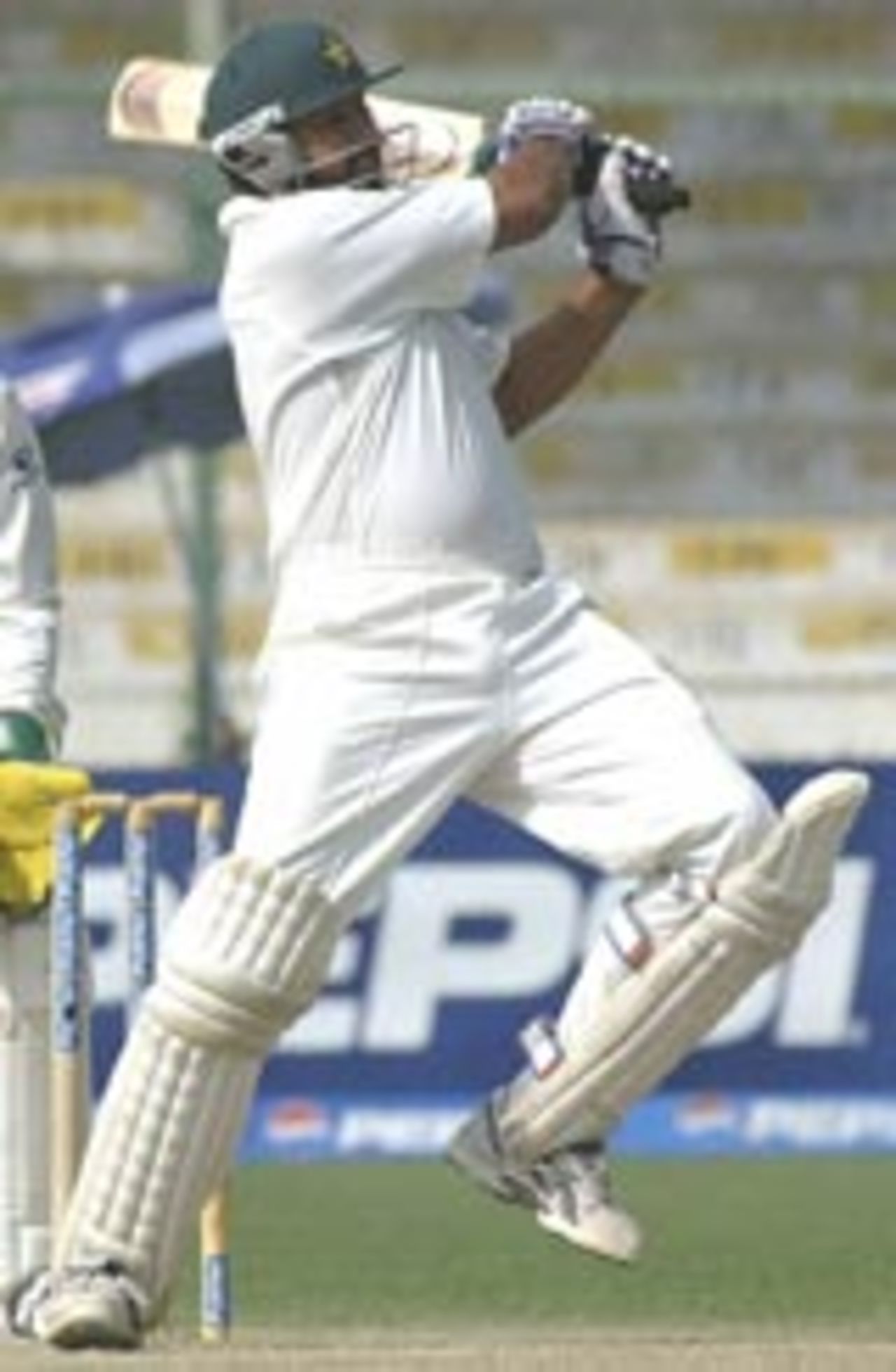 Inzamam-ul-Haq rocks back and pulls, Pakistan v Sri Lanka, 2nd Test, Karachi, 3rd day, October 30, 2004