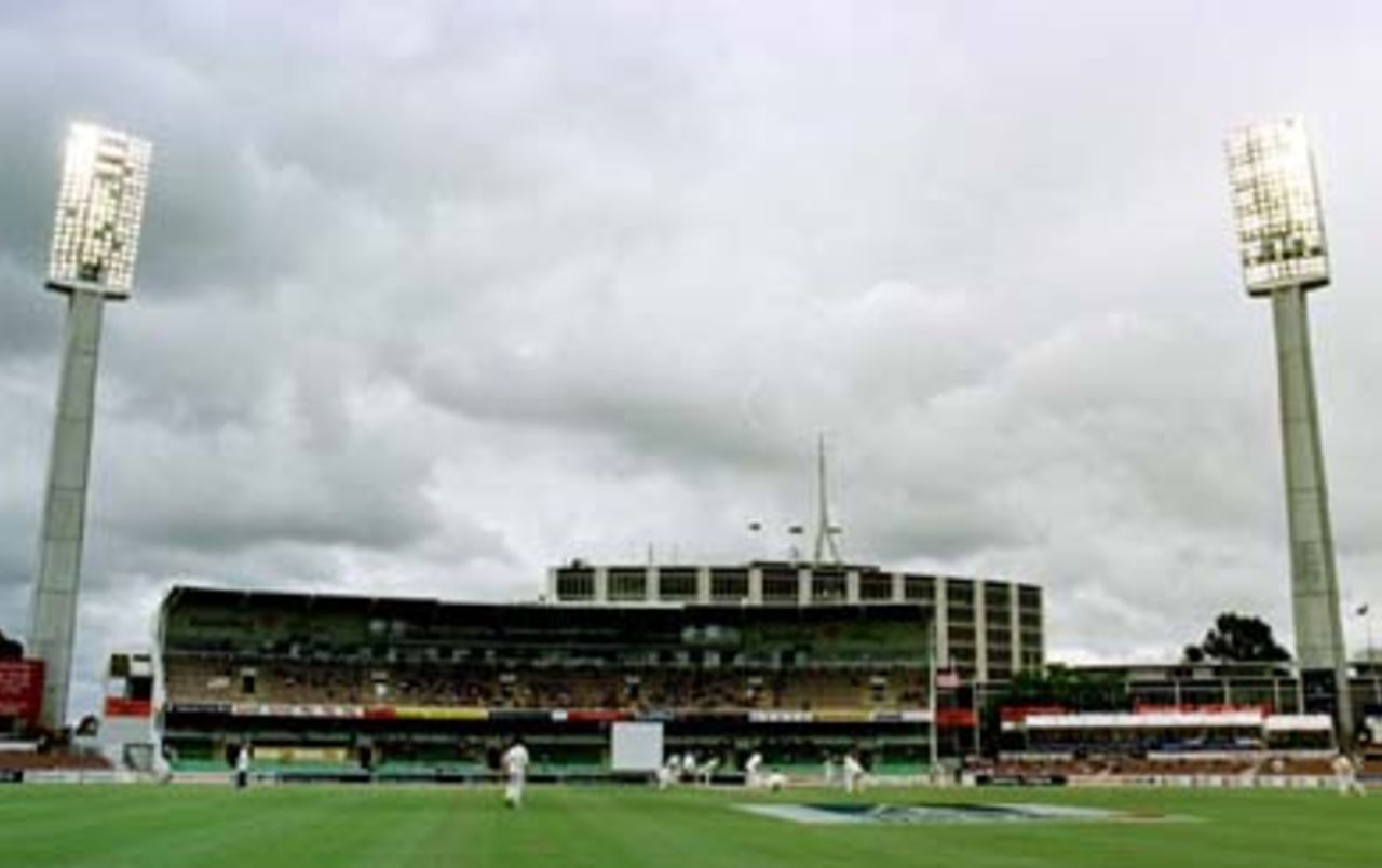 Shane Warne bowls the first Test match ball under lights. Australia v New Zealand 2nd Test, Day One, at the WACA, Perth, Thursday November 20th 1997
