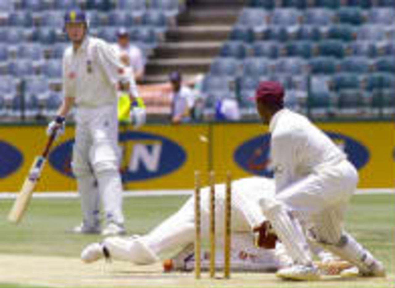 Symcox dives for the crease but is run out as Jacobs and Terbrugge watch West Indies in South Africa, 1998/99, 1st Test South Africa v West Indies The Wanderers, Johannesburg 28 Nov 1998