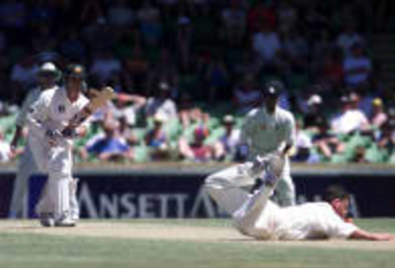 Gough drops Langer The Ashes, 1998/99, 2nd Test  Australia v England WACA Ground, Perth 28,29,30 November 1998