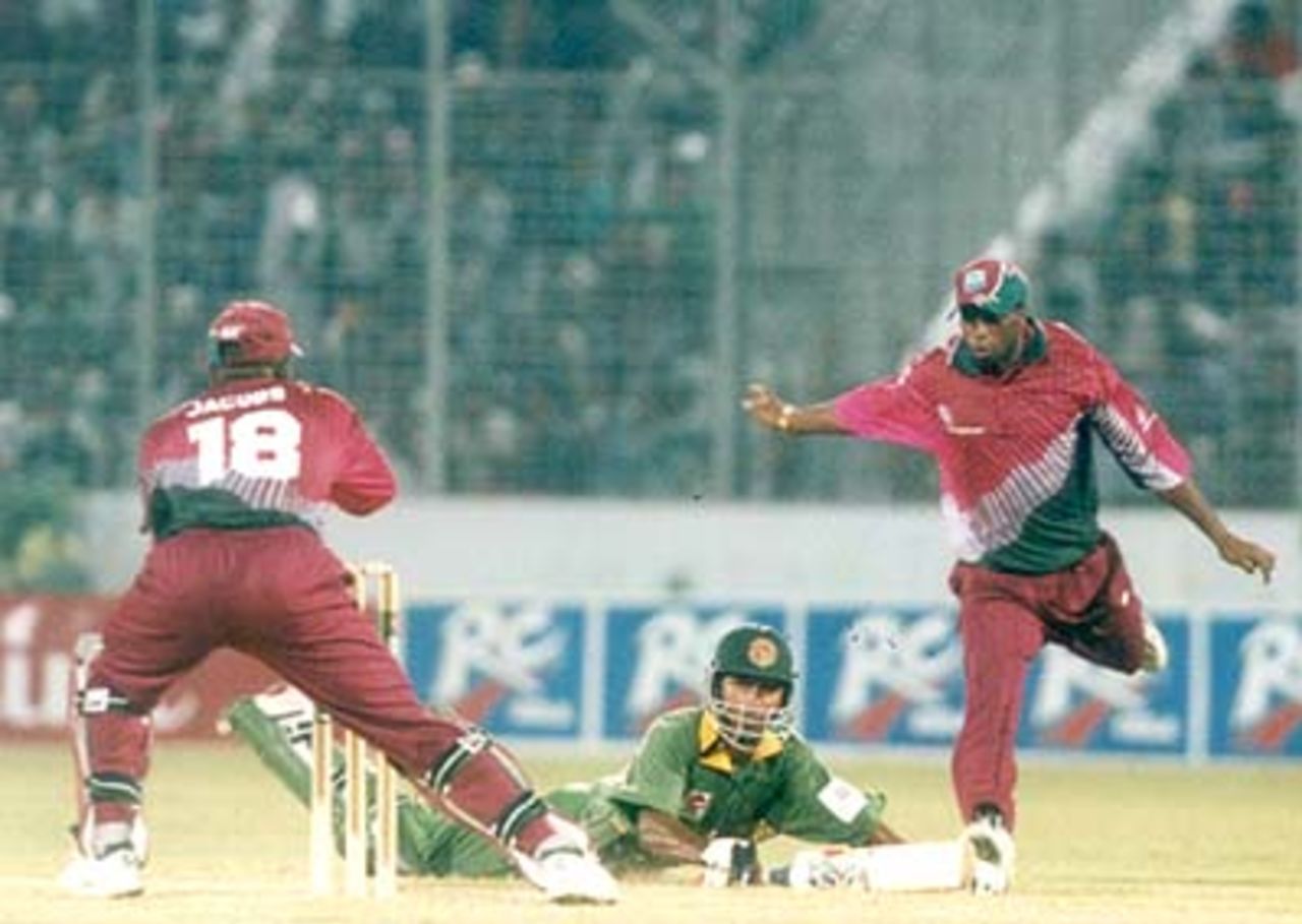 Rokon beats Campbell's throw to survive a run out chance against West indies, West Indies v Bangladesh (1st ODI) at Bangabandhu National Stadium, Dhaka 08 October 1999, West Indies in Bangladesh 1999/00