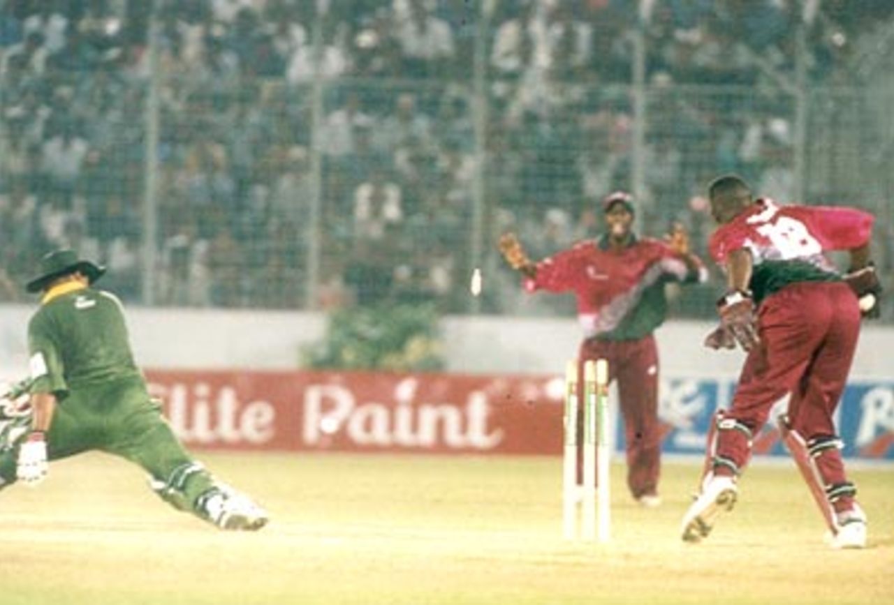 Jacobs appeals successfully for a stumping against Habibul Bashar off Adams in the first ODI against Bangladesh, West Indies v Bangladesh (1st ODI) at Bangabandhu National Stadium, Dhaka 08 October 1999, West Indies in Bangladesh 1999/00