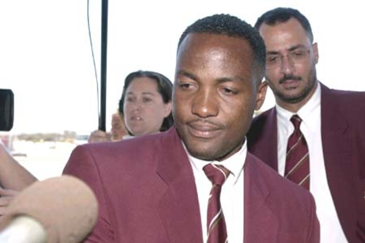 4 Nov 2000: Brian Lara of the West Indies cricket team arrives this morning into Perth, as the west Indies begin preparations for their test series against Australia. Perth International Airport, Perth, Australia.