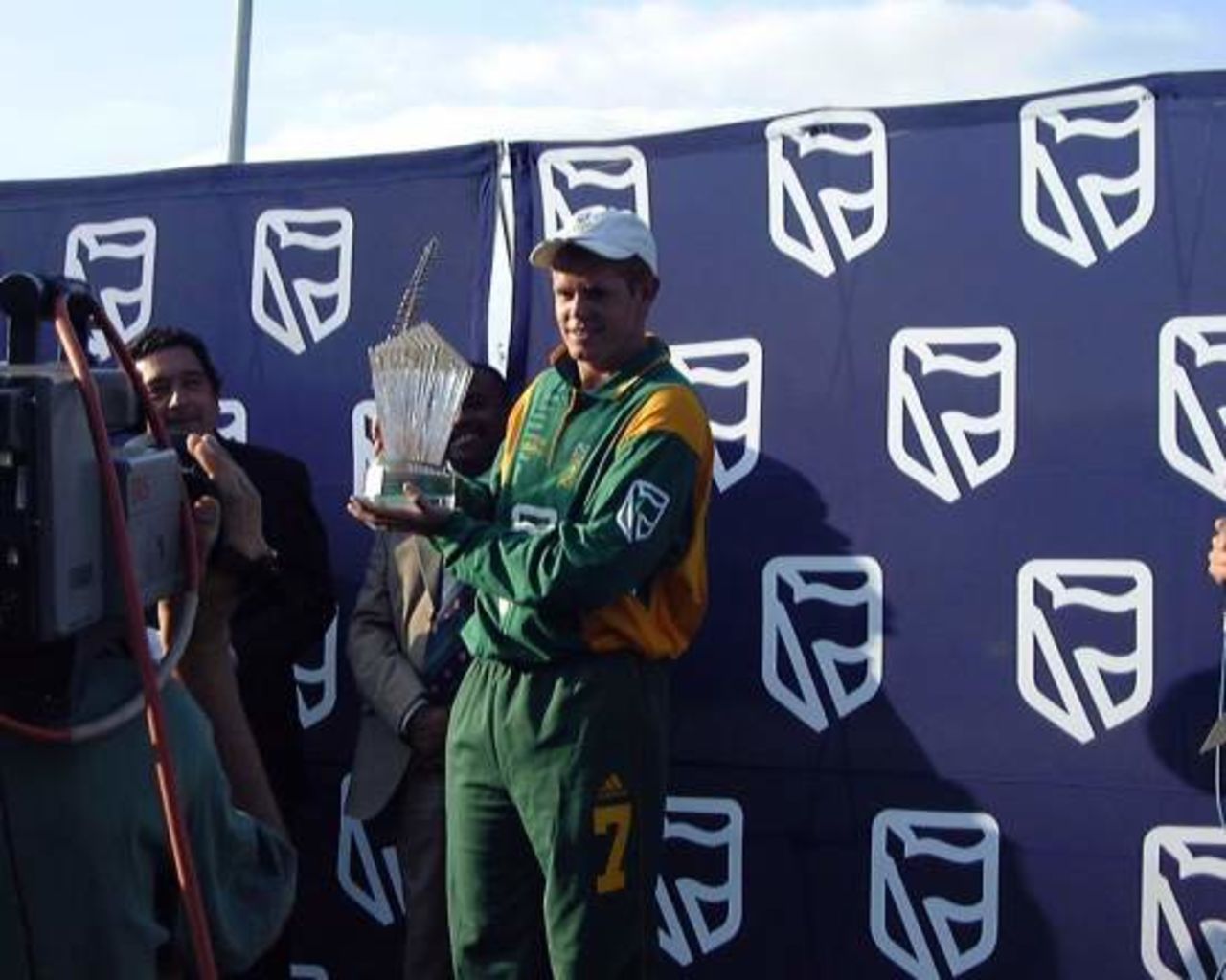 Shaun Pollock with the Standard Bank Trophy at Newlands, 6th ODI v New Zealand