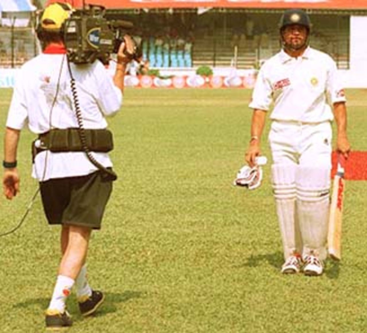 Tendulkar returns back to the pavilion dejected. India in Bangladesh 2000/01, Only Test, Bangladesh v India, Bangabandhu National Stadium, Dhaka, 10-14 Nov 2000 (Day 3)