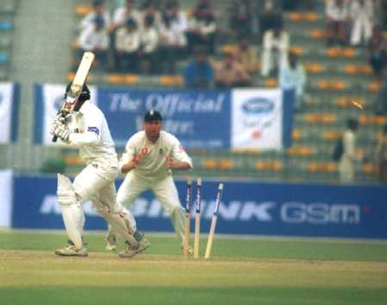 Bails fly as Elahi is clean bowled by White, Day 4, 1st Test Match, Pakistan v England at Lahore, 15-19 Nov 2000