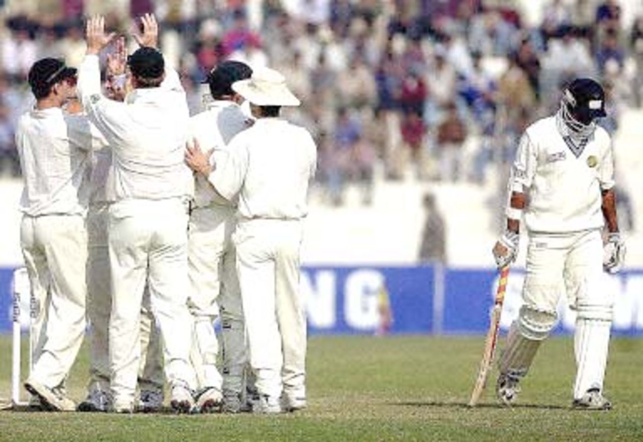 Zimbabweans celebrate the fall of Sadagopan Ramesh. Zimbabwe in India 2000/01, 1st Test, India v Zimbabwe Feroz Shah Kotla, Delhi, 18-22 November 2000 (Day 3)