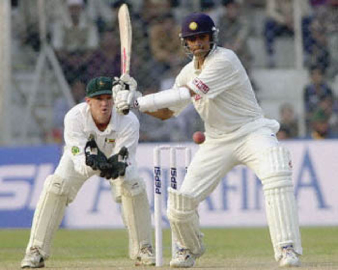 Dravid positions himself to pull the ball from Brian Murphy, Zimbabwe in India, 2000/01, 1st Test, India v Zimbabwe, Feroz Shah Kotla, Delhi, 18-22 November 2000 (Day 5).