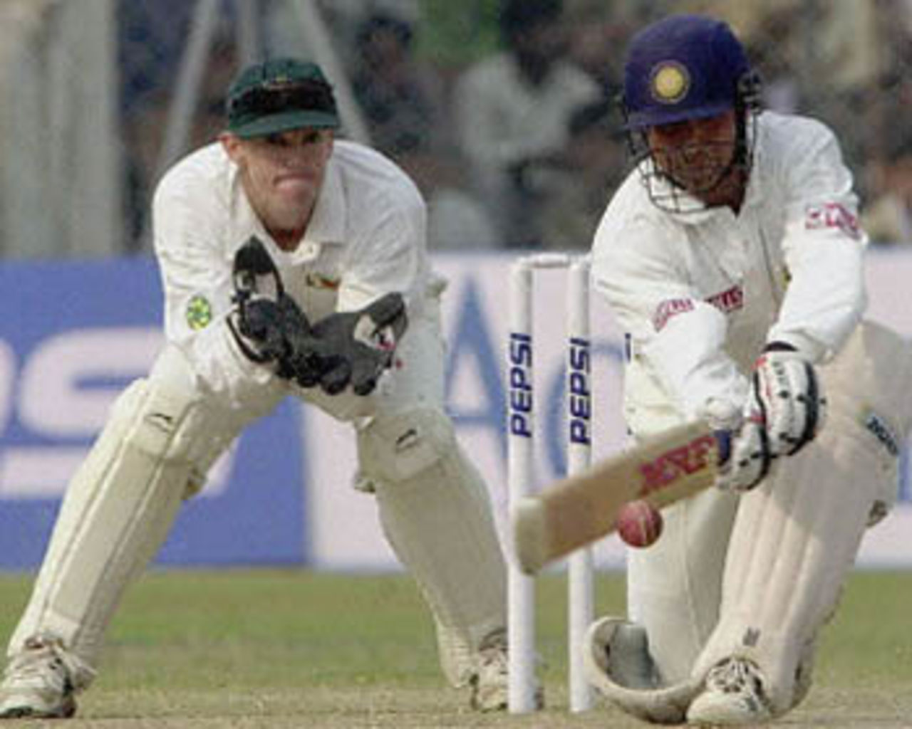 Tendulkar sweeps Brian Murphy, Zimbabwe in India, 2000/01, 1st Test, India v Zimbabwe, Feroz Shah Kotla, Delhi, 18-22 November 2000 (Day 5).