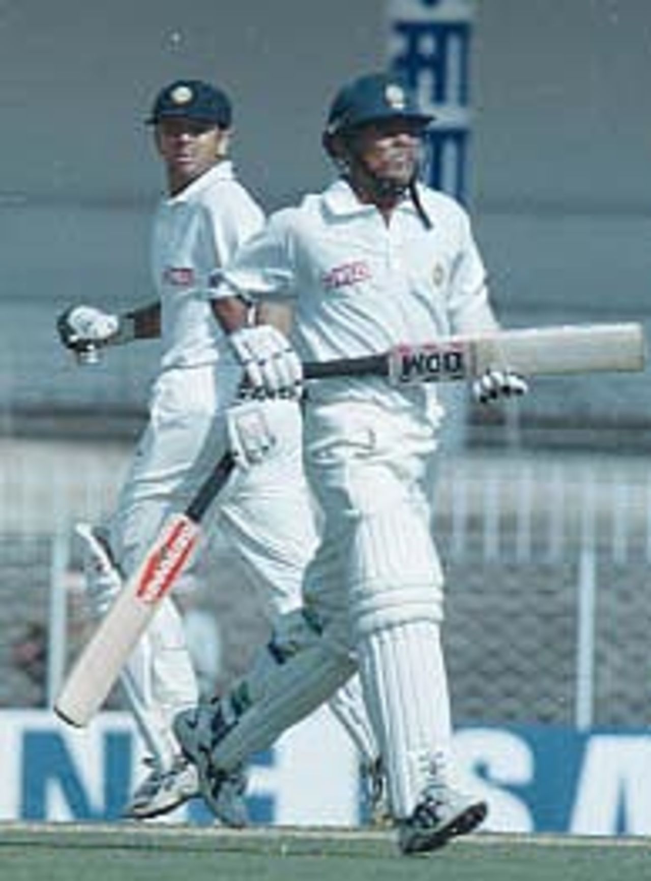 Dravid looks over his shoulder as he crosses over for a single.  Zimbabwe in India 2000/01, 2nd Test, India v Zimbabwe Vidarbha C.A. Ground, Nagpur, 25-29 November 2000 (Day 1)