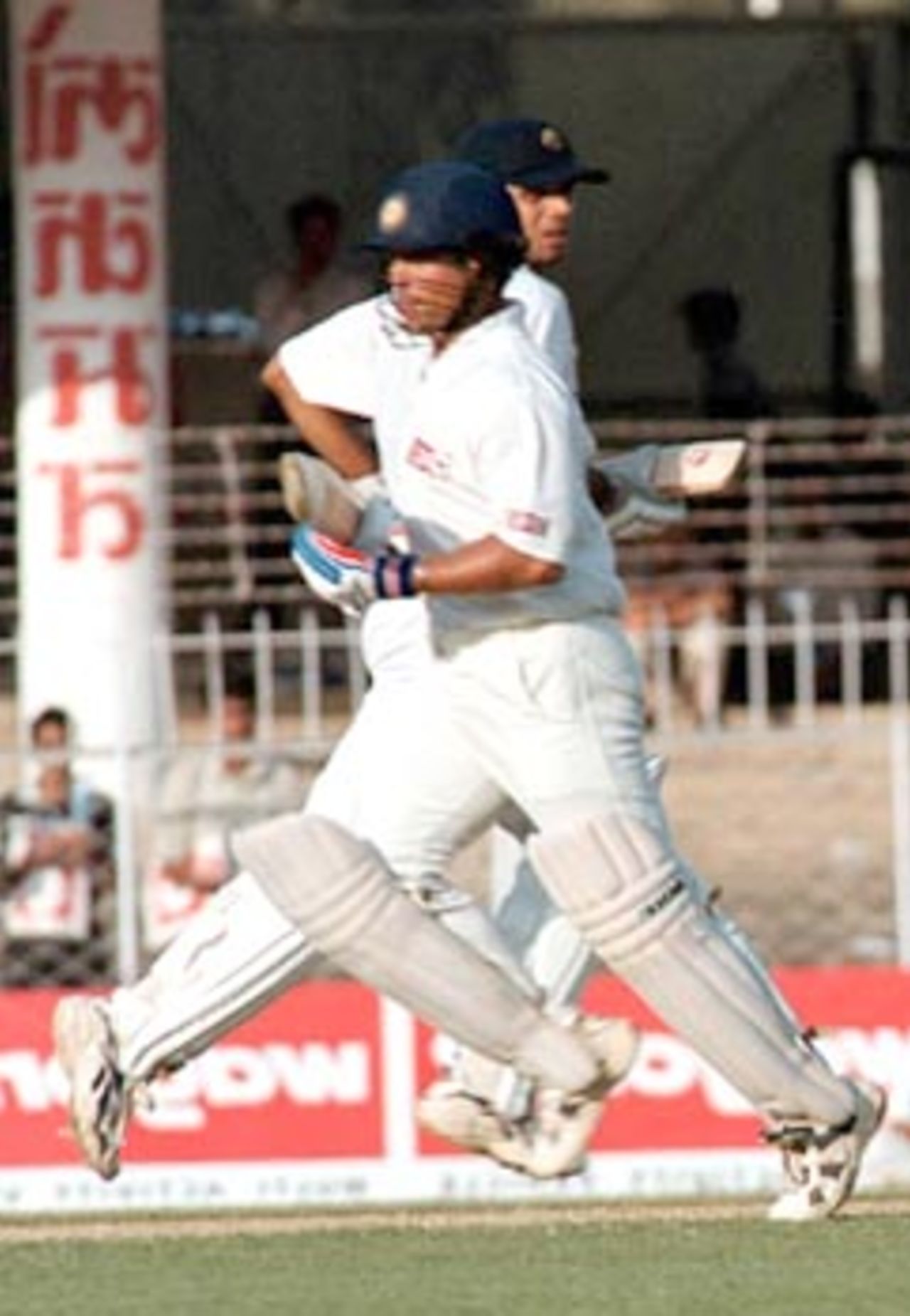 Dravid and Tendulkar cross over for a single. Zimbabwe in India 2000/01, 2nd Test, India v Zimbabwe Vidarbha C.A. Ground, Nagpur, 25-29 November 2000 (Day 2)