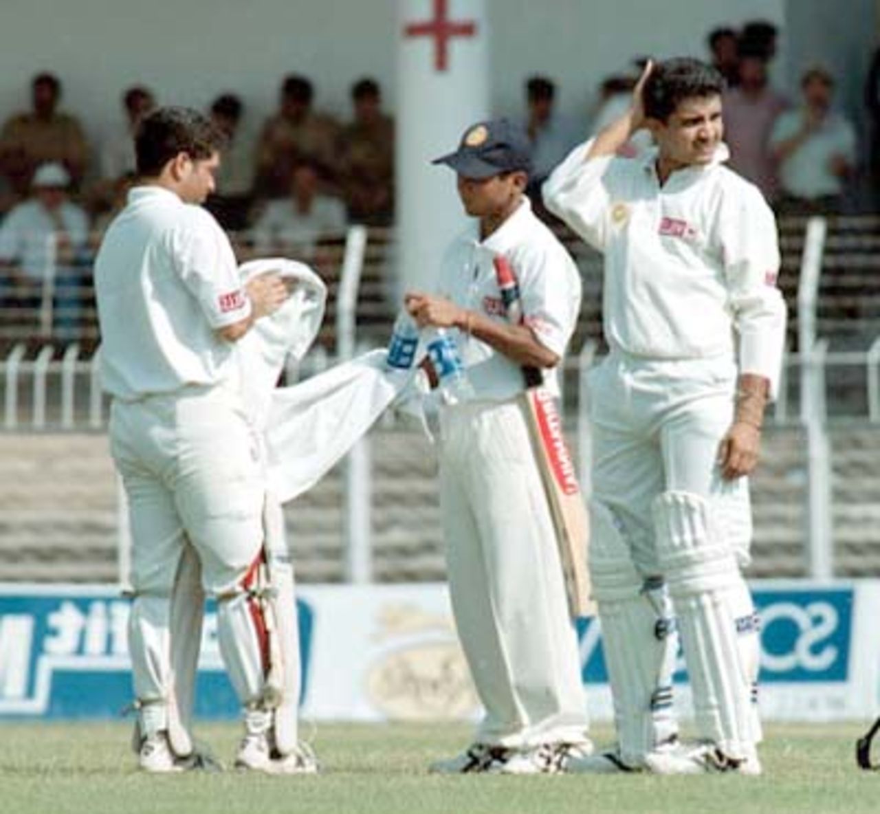 Tendulkar and Ganguly take a breather during the second day's play. Zimbabwe in India 2000/01, 2nd Test, India v Zimbabwe Vidarbha C.A. Ground, Nagpur, 25-29 November 2000 (Day 2)