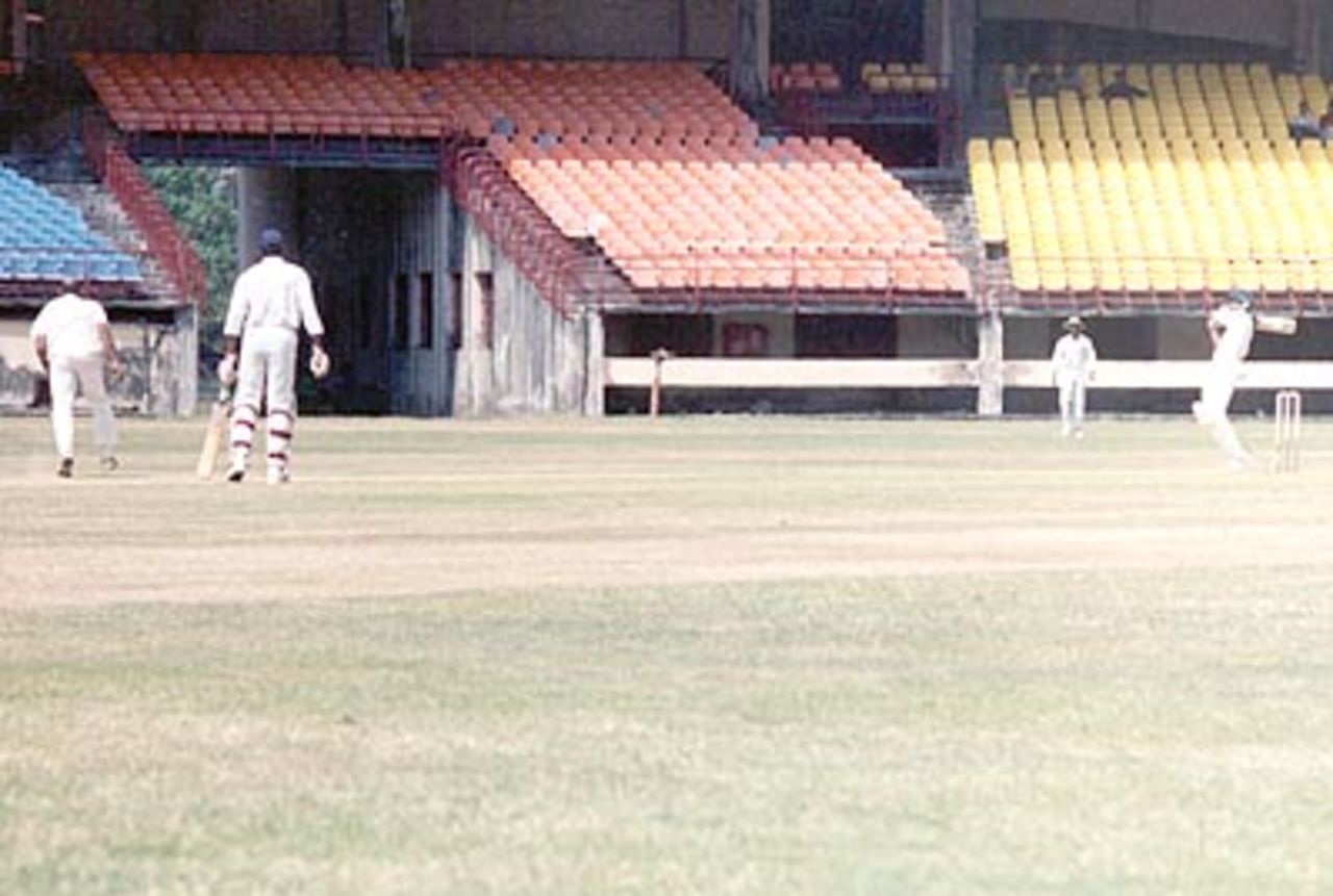 SreeKumar plays the hook shot off Aware, Ranji Trophy South Zone League, 2000/01, Kerala v Goa, Nehru Stadium, Kochi, 15-18 November 2000.