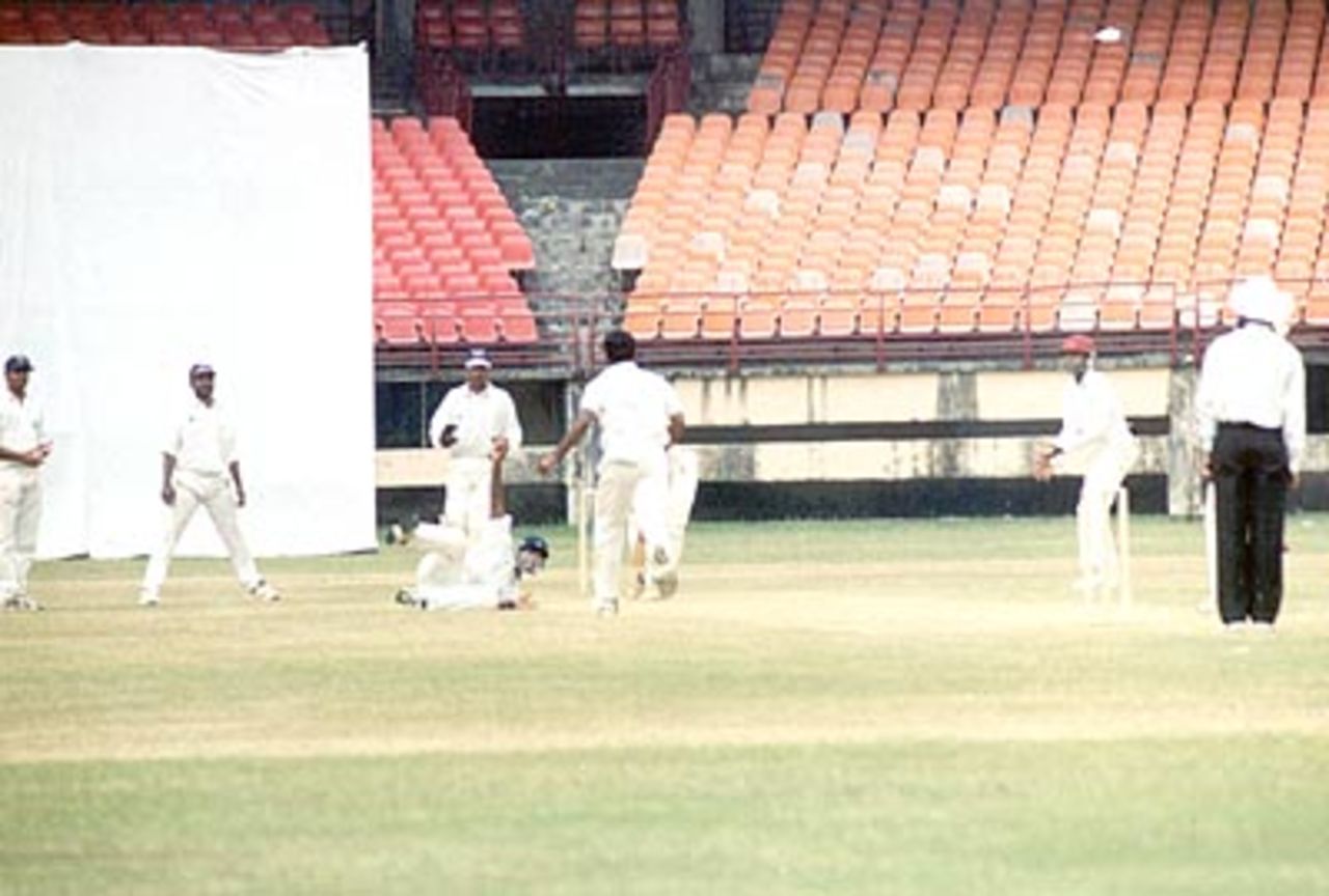 MP Sorab appeals for a catch against RP rane off R menon, Ranji Trophy South Zone League, 2000/01, Kerala v Goa, Nehru Stadium, Kochi, 15-18 November 2000.