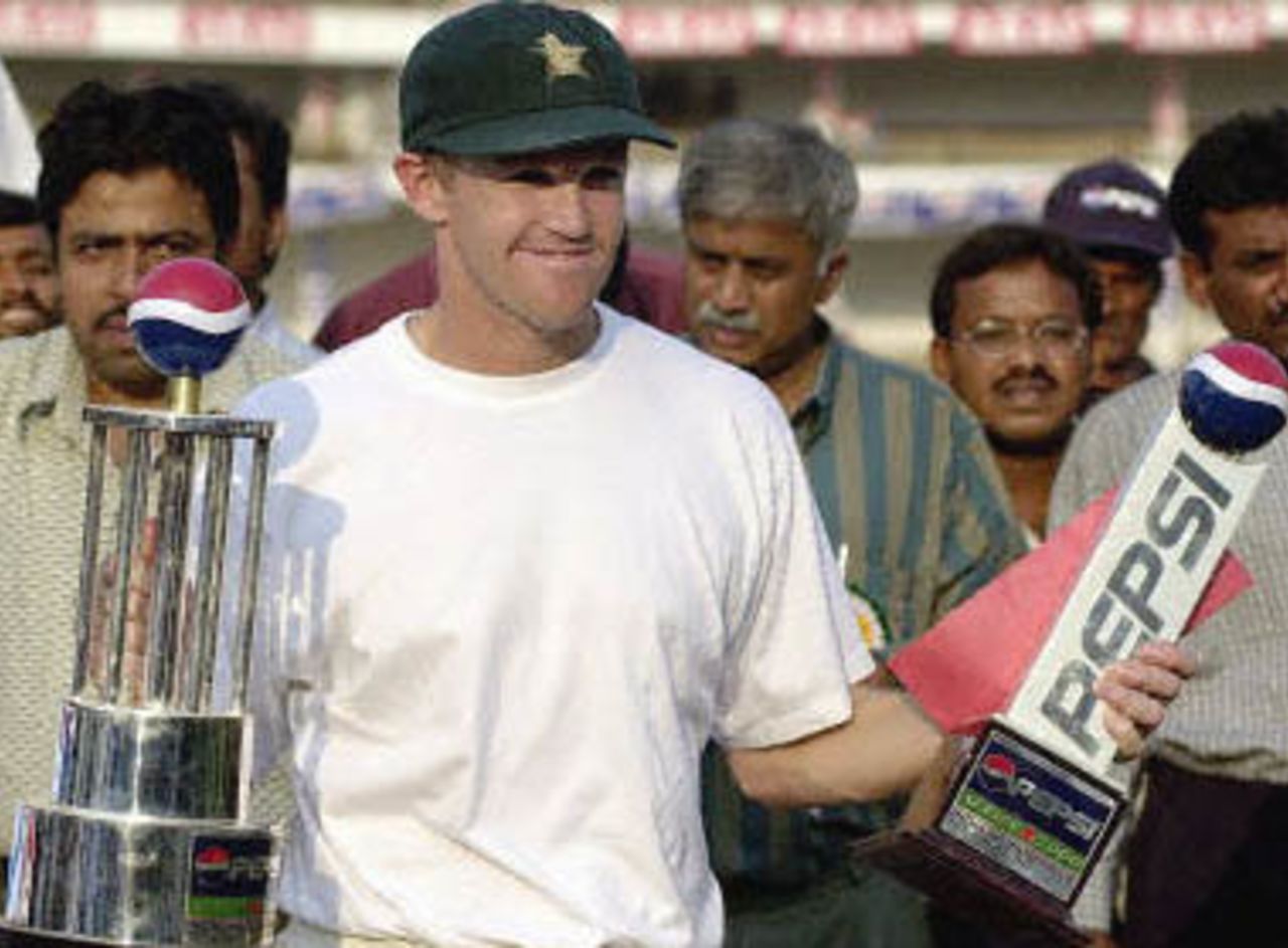 Andy Flower is delighted as he displays the Man of the Match and Man of the Series awards, Zimbabwe in India, 2000/01, 2nd Test, India v Zimbabwe, Vidarbha C.A. Ground, Nagpur, 25-29 November 2000 (Day 5).