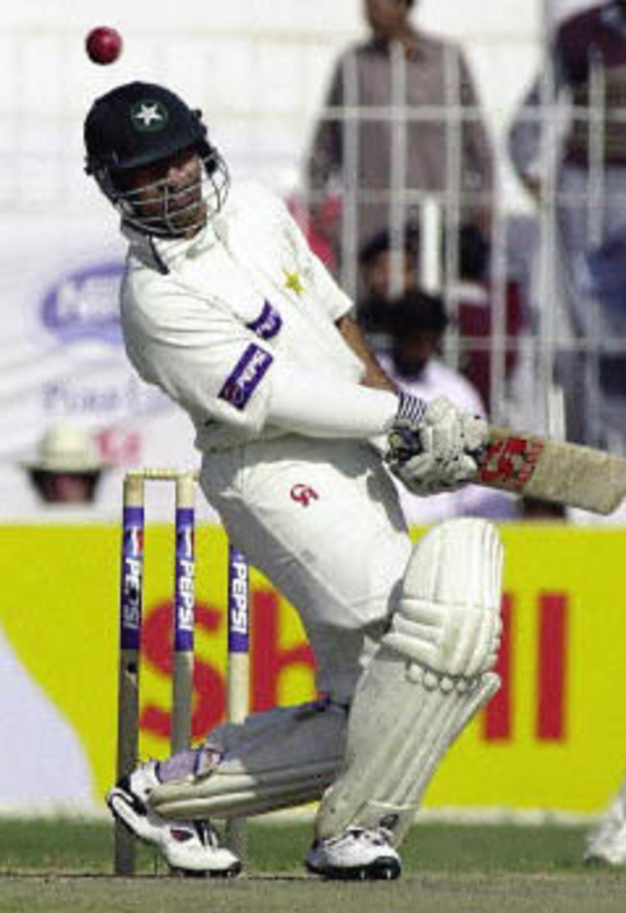 Saeed Anwar ducks a Caddick bouncer, England in Pakistan, 2000/01, 2nd Test, Pakistan v England, Iqbal Stadium, Faisalabad, 29Nov-03Dec 2000 (Day 1).