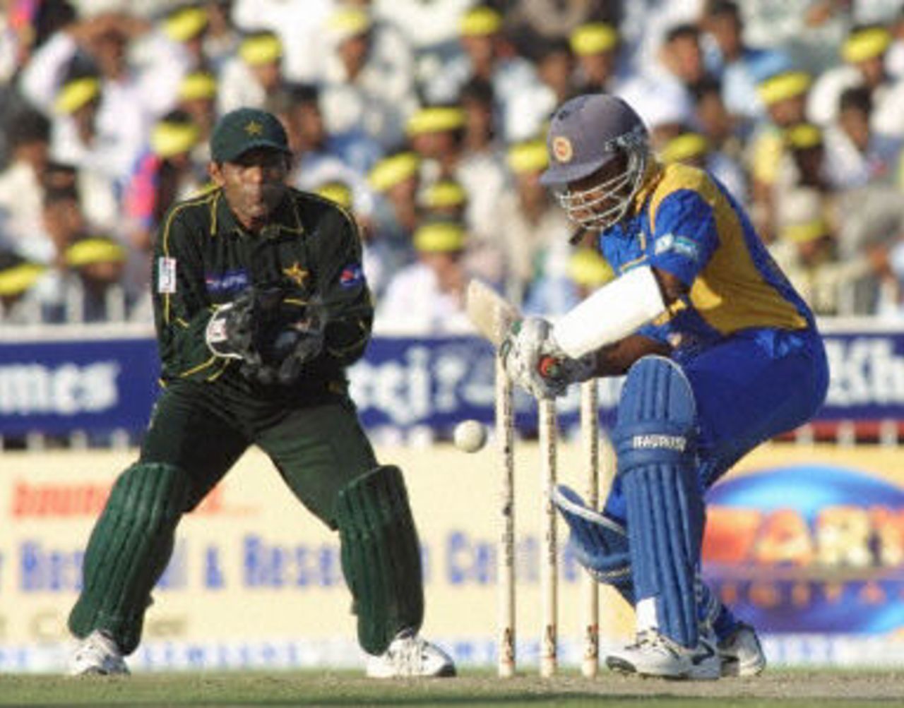 Pakistan v Sri Lanka, Kaleej Times Trophy, 6th match , Sharjah C A Stadium, 2nd November 2001