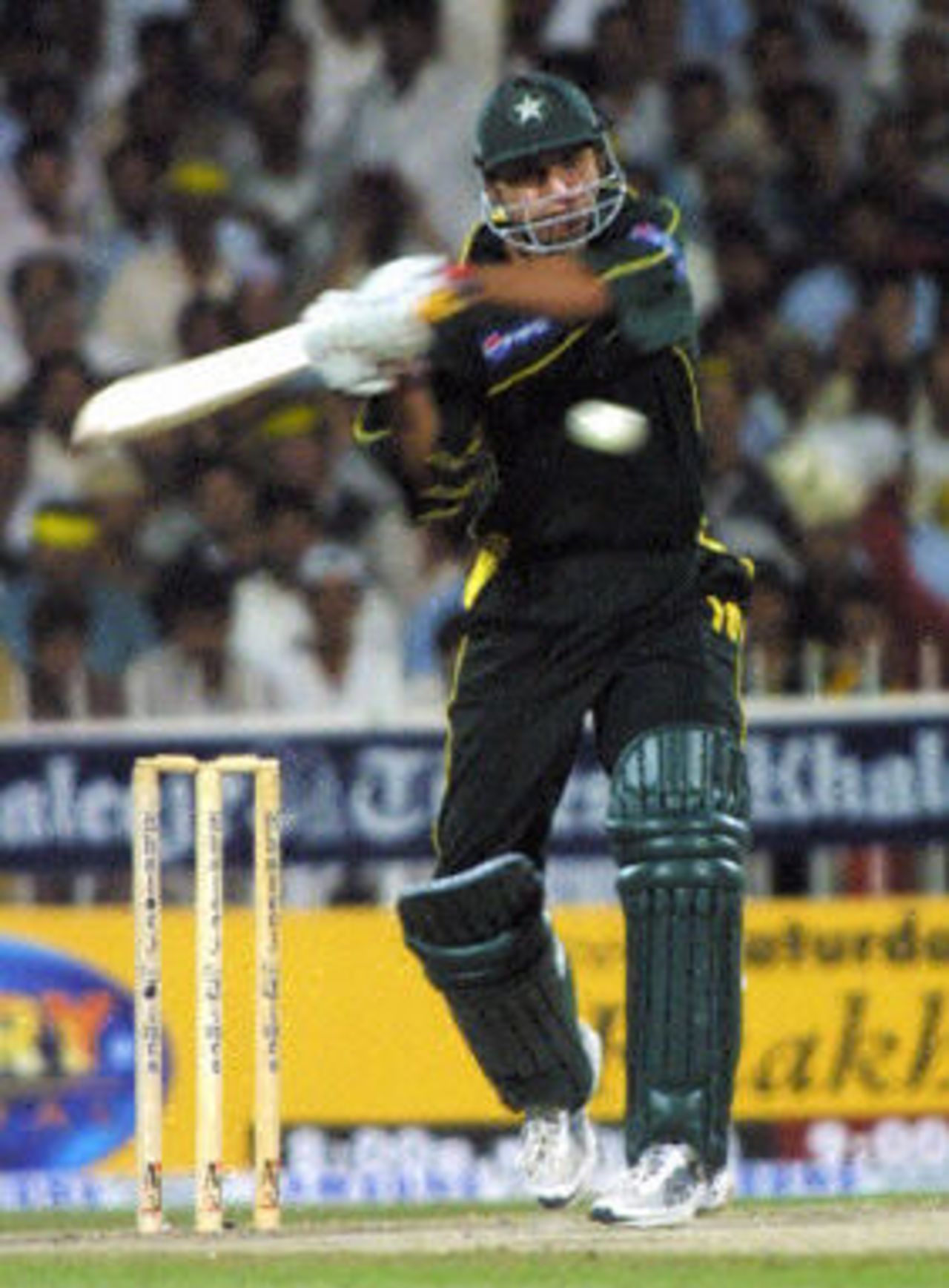 Pakistan v Sri Lanka, Khaleej Times Trophy, 6th match , Sharjah C A Stadium, 2nd November 2001
