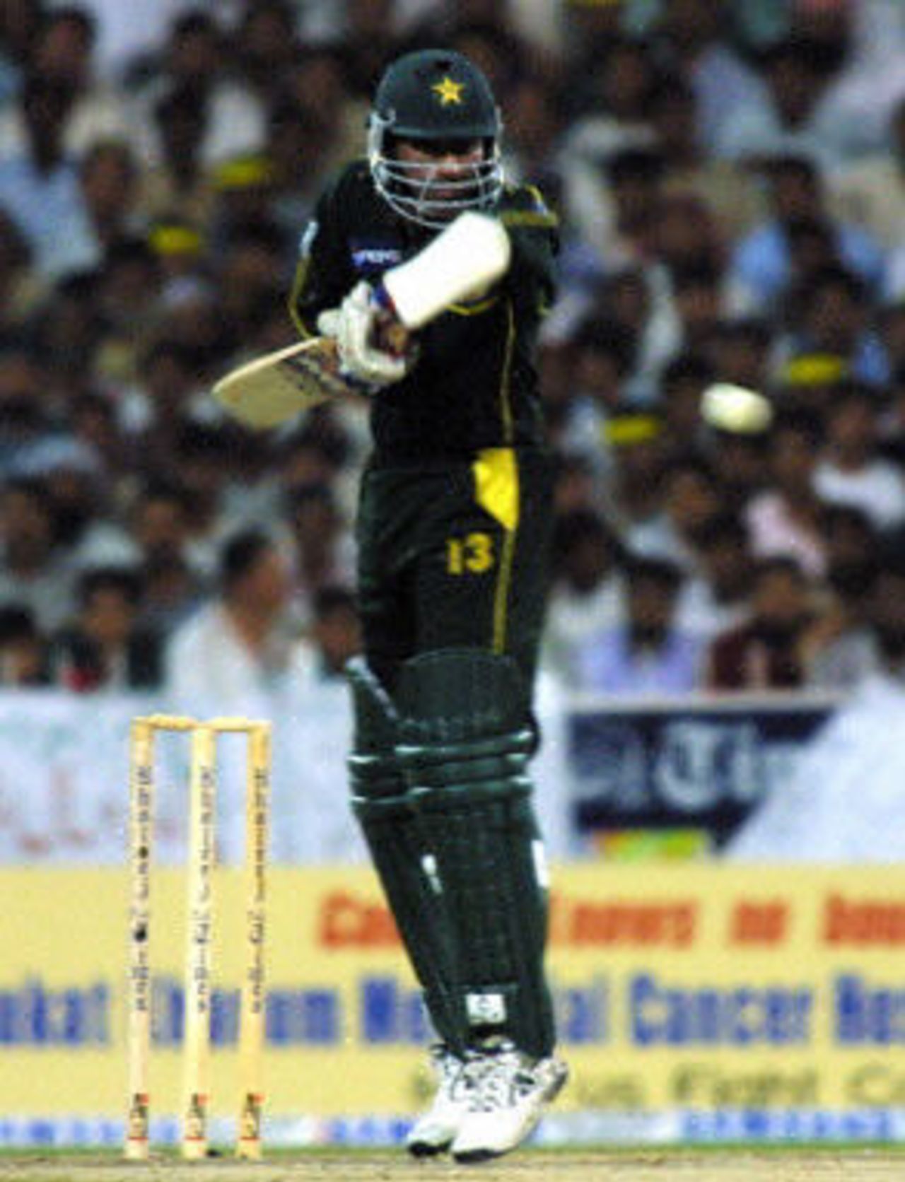 Pakistan v Sri Lanka, Khaleej Times Trophy, 6th match , Sharjah C A Stadium, 2nd November 2001