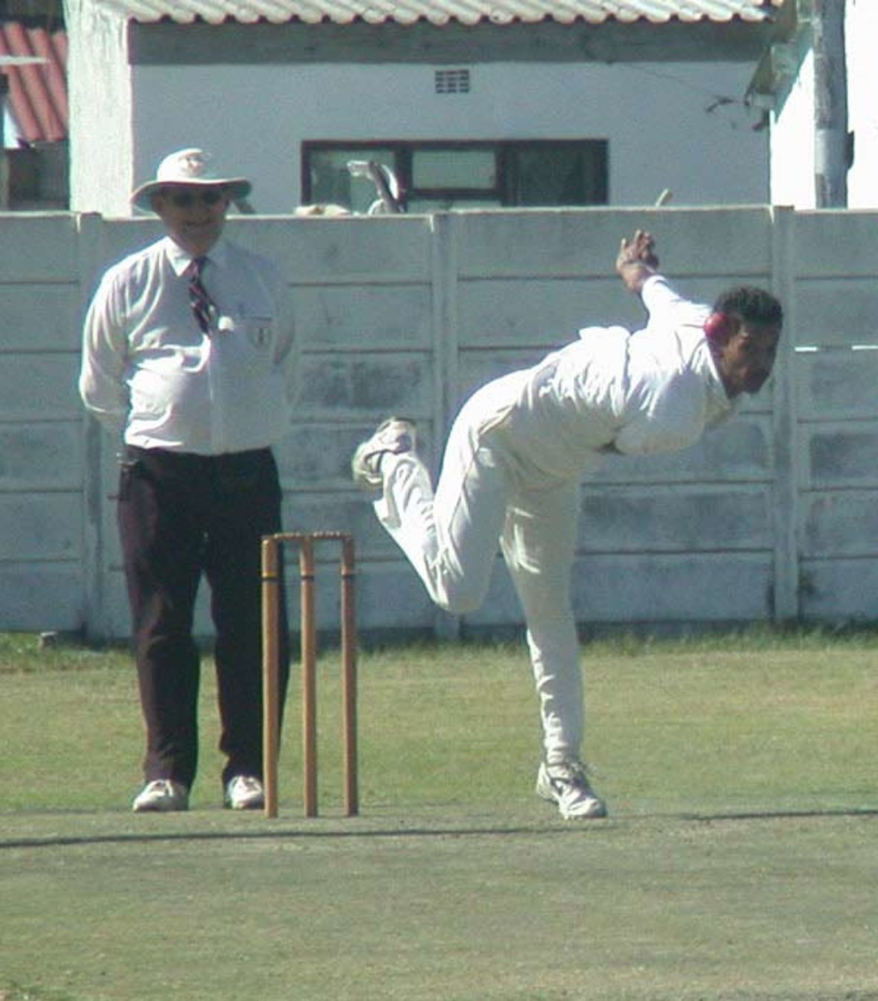 Gasant Arnold of H-Holland sending down a thunderbolt against Avendale.